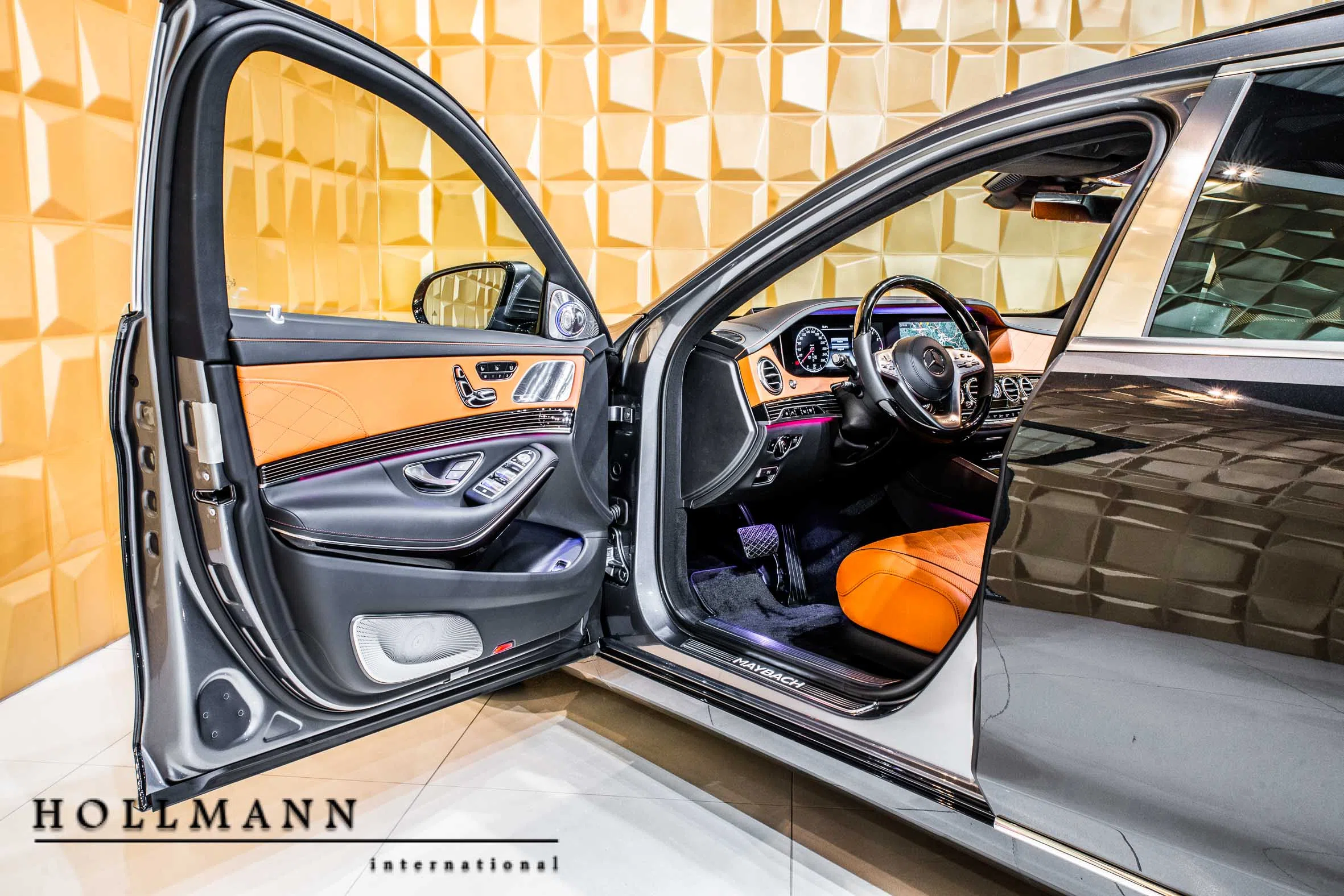 2018 Maybach S 560 L 4M Mercedes-Benz interior, door panel, Leder Exclusiv - Braun