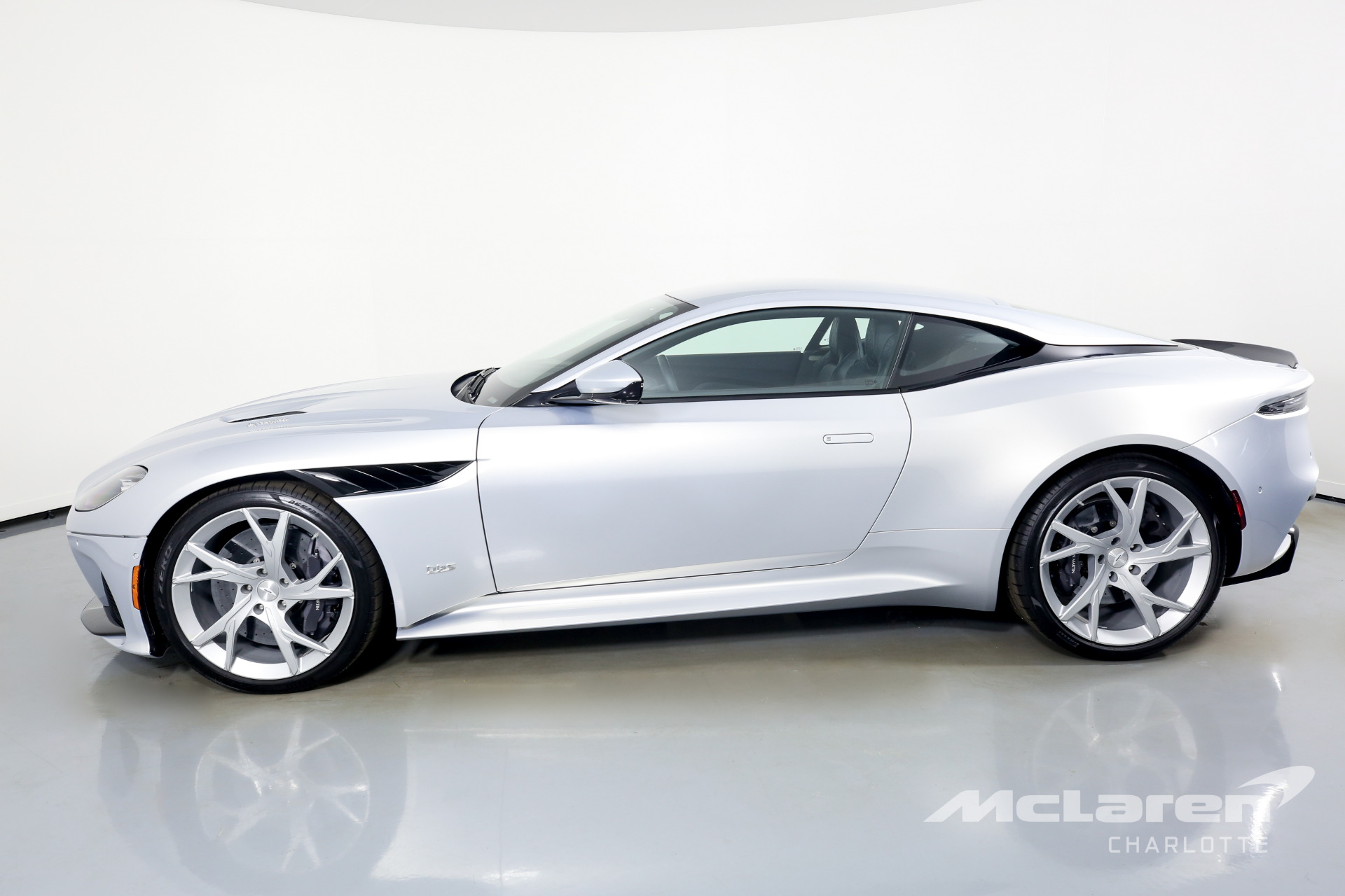 2019 Aston Martin DBS Superleggera, 4/20