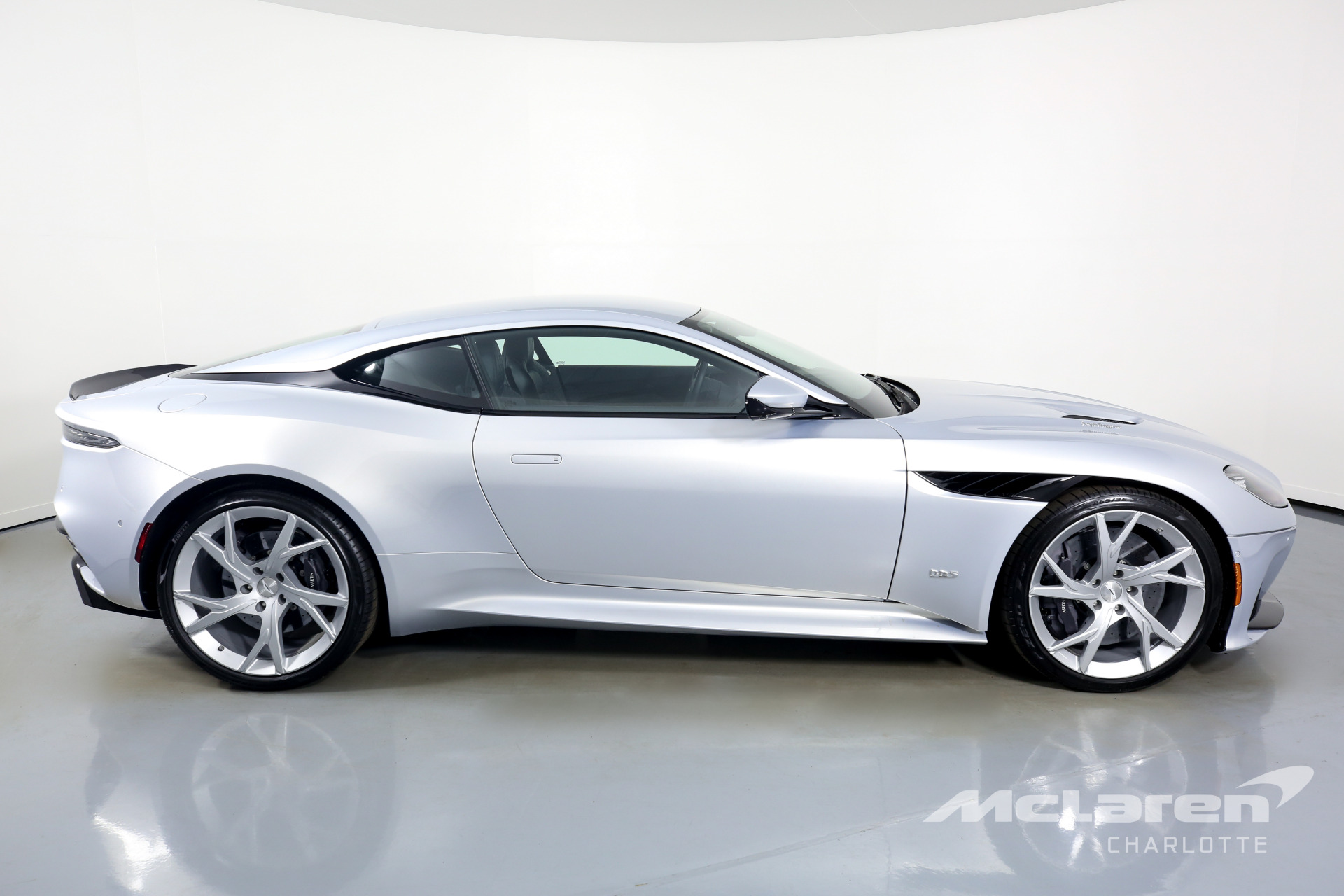 2019 Aston Martin DBS Superleggera, 8/20