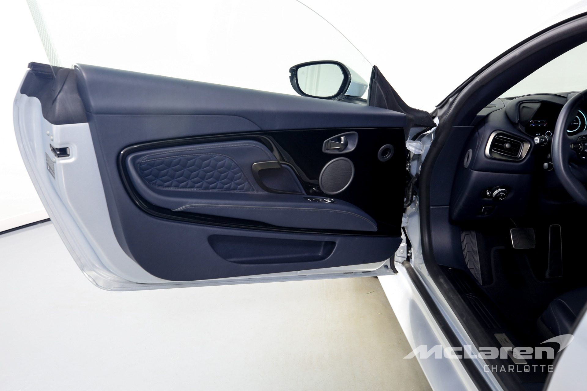 2019 Aston Martin DBS Superleggera, 9/20
