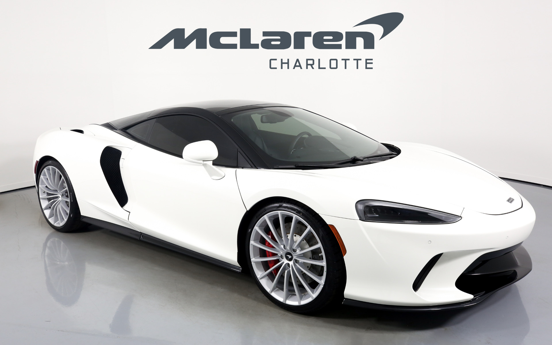 2020 Mclaren GT, 17/18