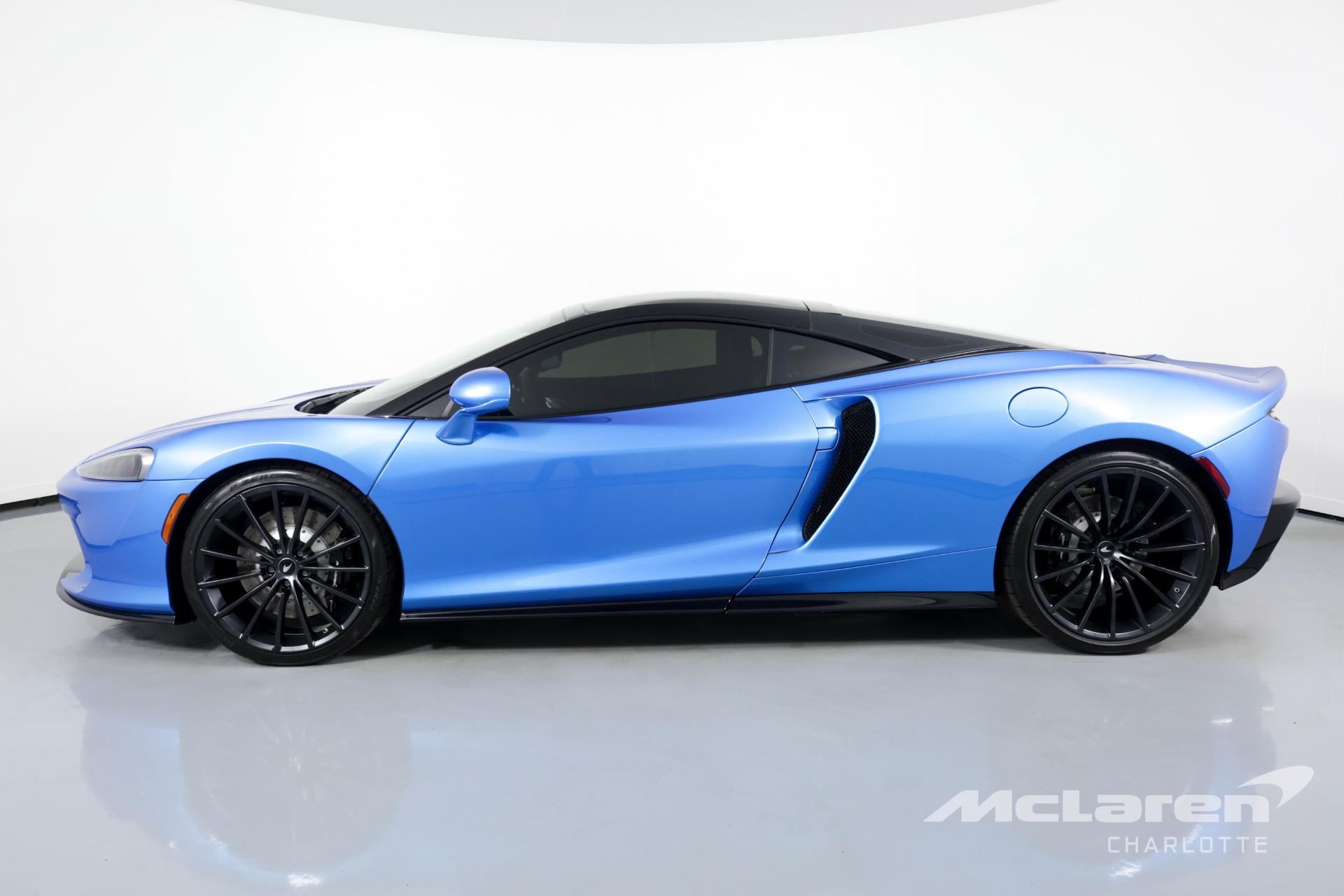 2020 Mclaren GT, 3/19