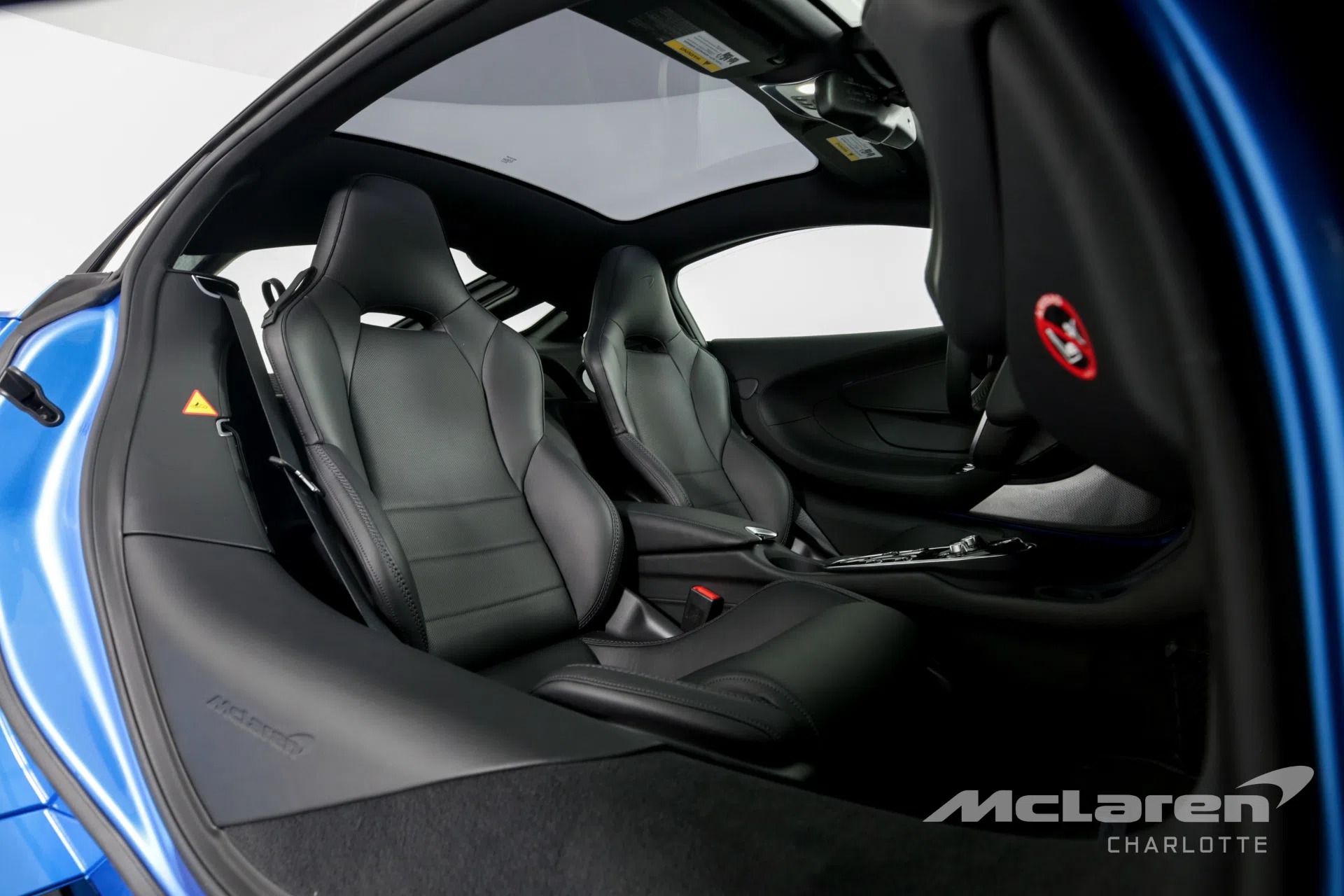 2020 Mclaren GT interior, seats, Jet Black