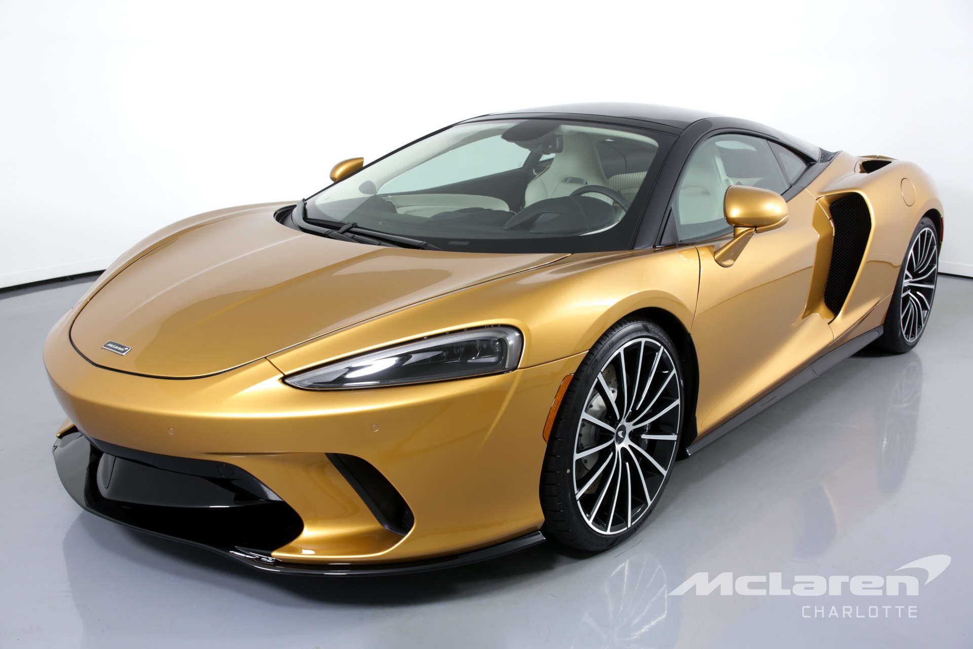 2020 Mclaren GT, 2/19