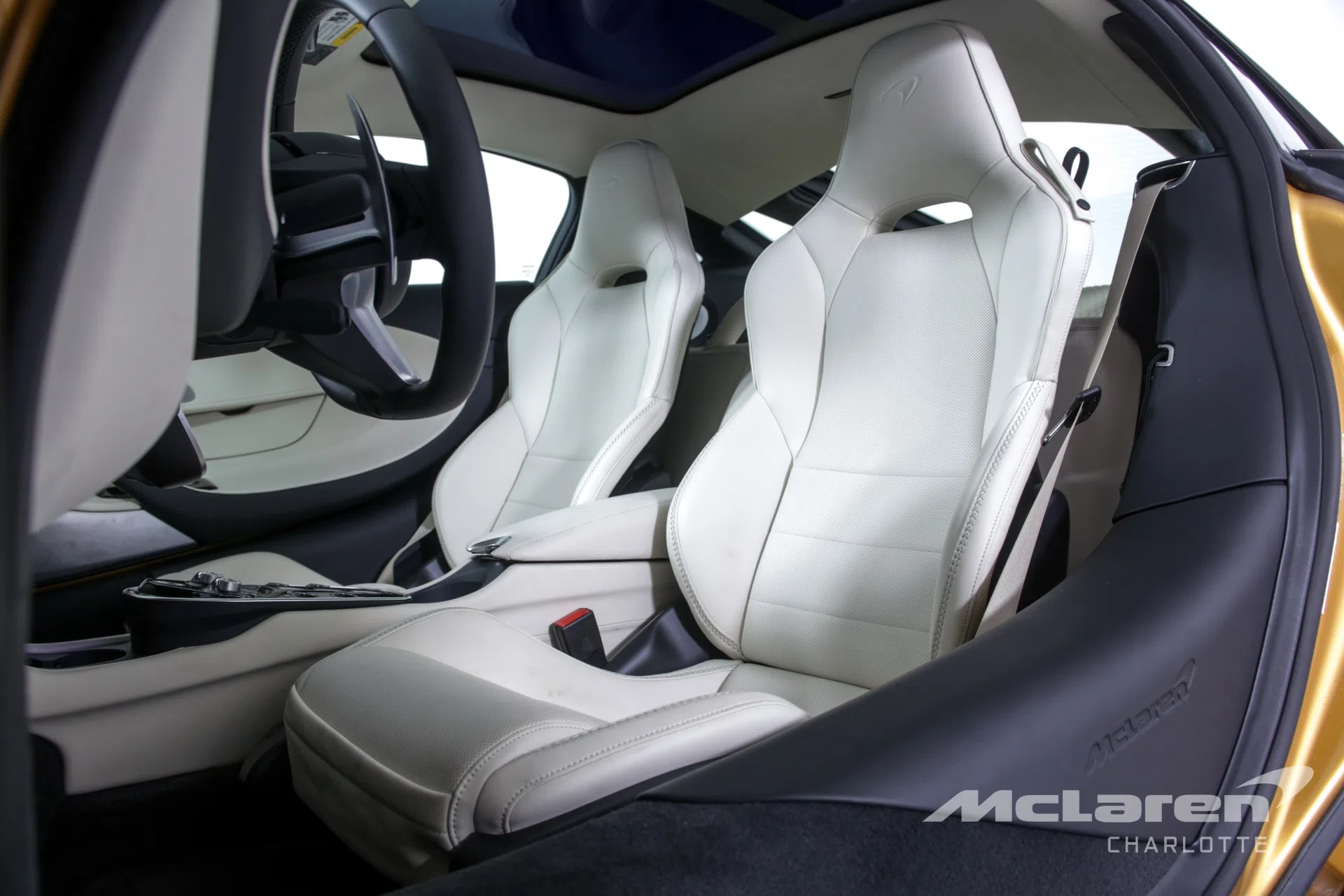 2020 Mclaren GT interior, seats, Porcelain & Black