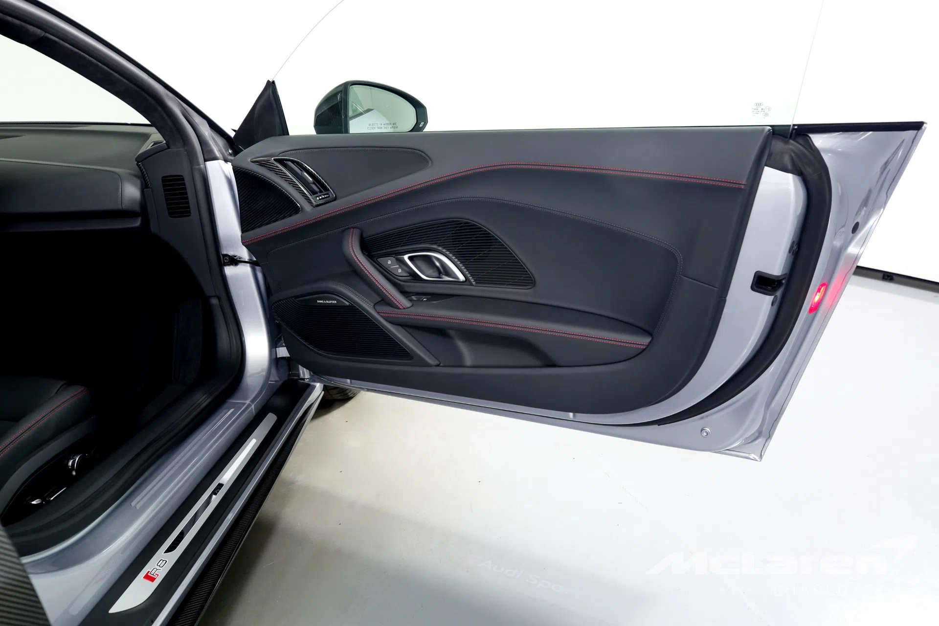 2020 Audi R8 5.2 Quattro V10 Performance interior, door panel, Black