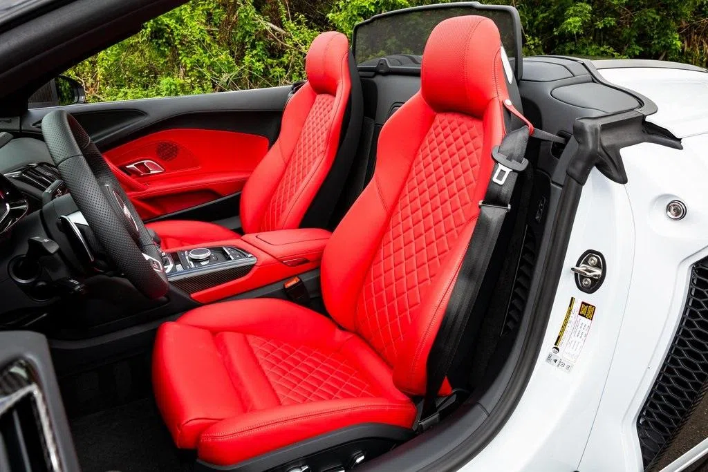 2020 Audi R8 5.2 2D Convertible interior, seats, Express Red