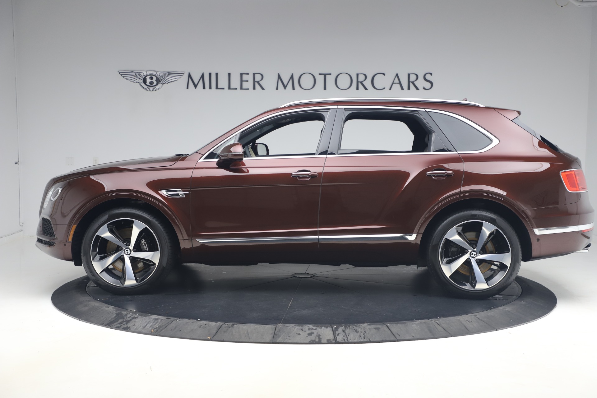 2020 Bentley Bentayga V8, 2/20