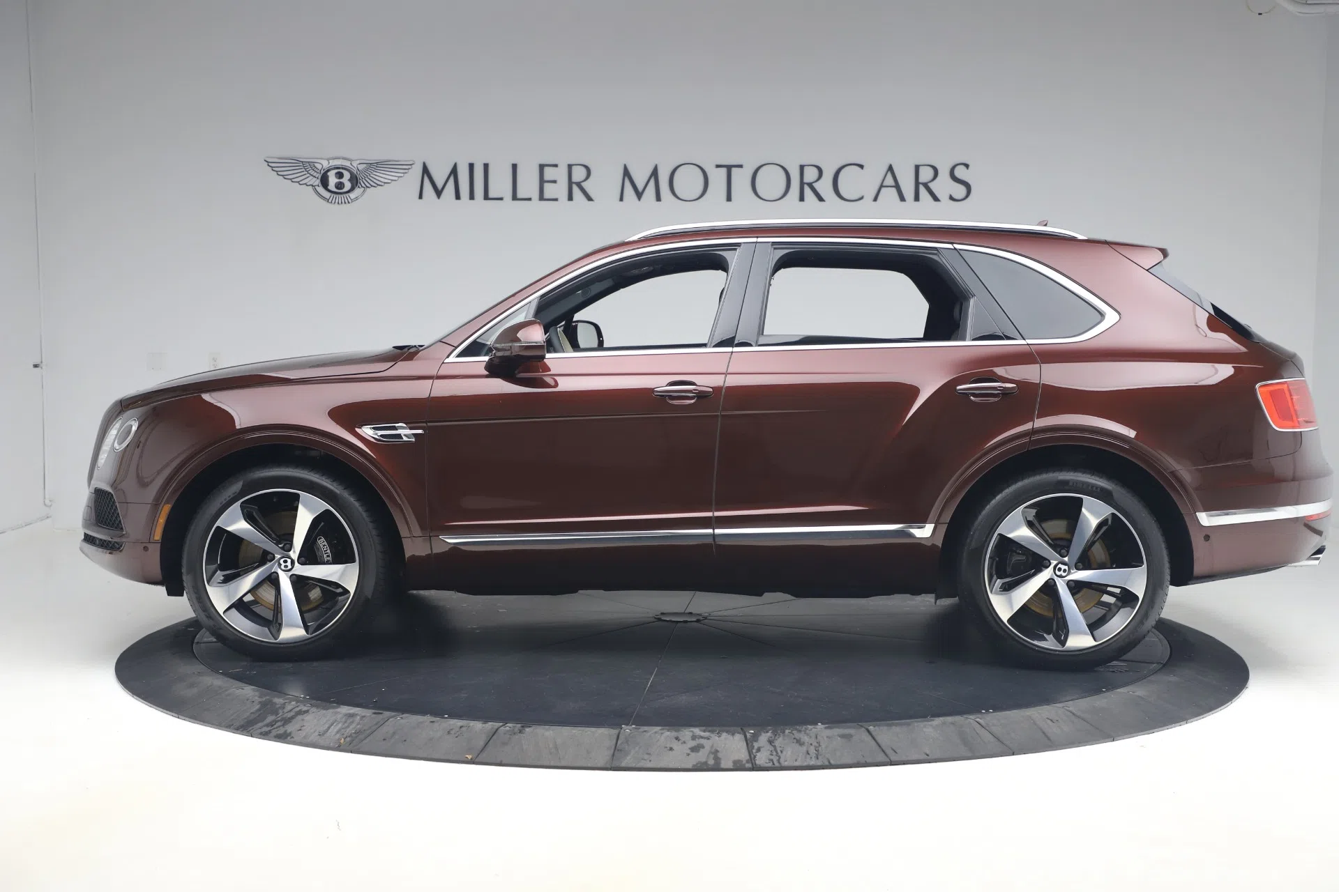 2020 Bentley Bentayga V8 for sale, exterior, Cricket Ball