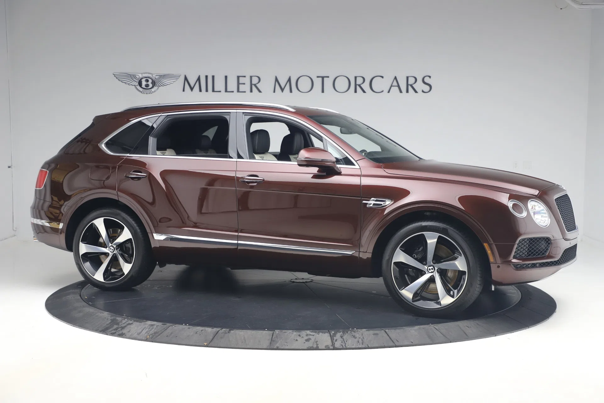 2020 Bentley Bentayga V8 for sale, exterior, Cricket Ball