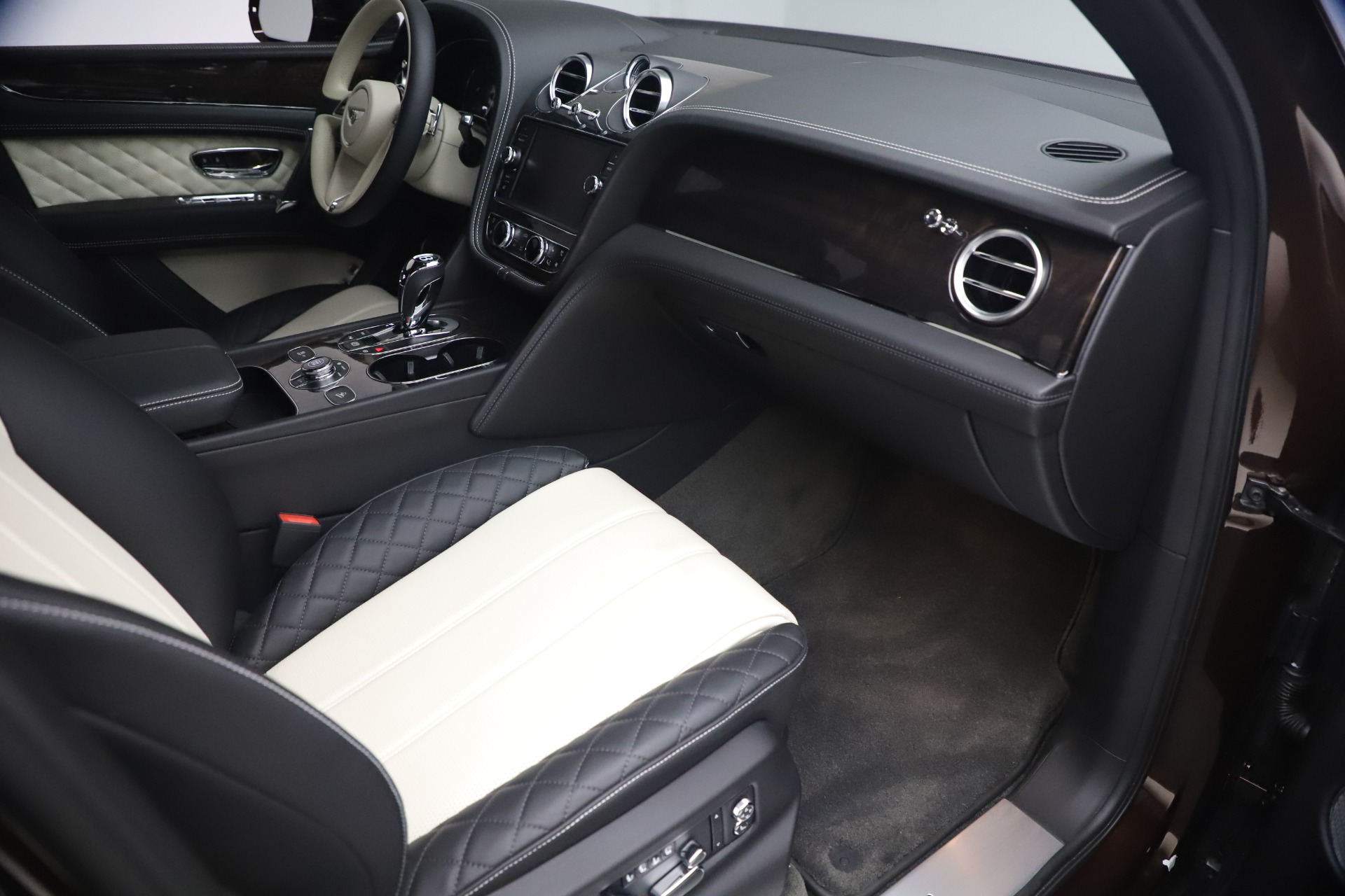 2020 Bentley Bentayga V8, 18/20