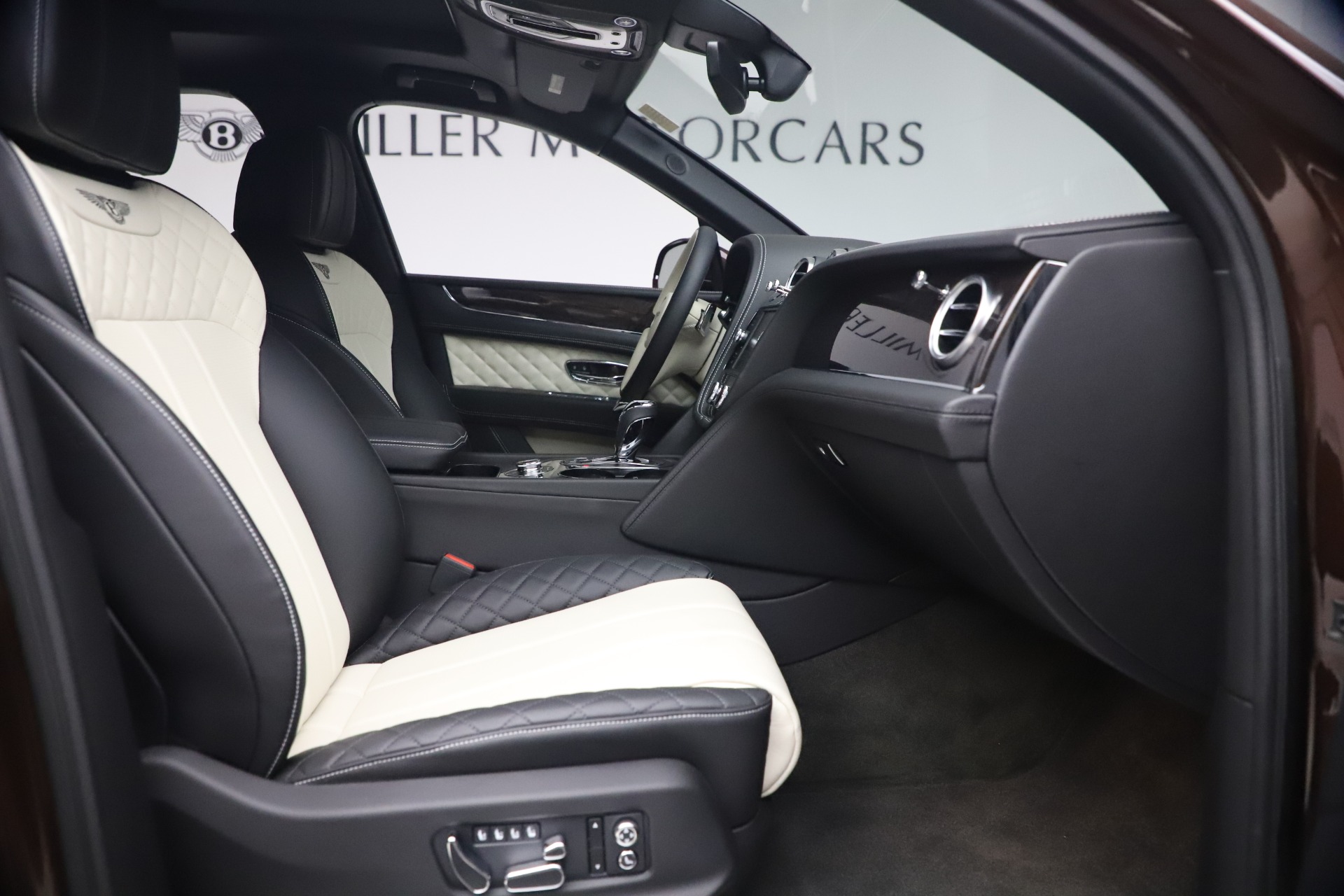 2020 Bentley Bentayga V8, 19/20