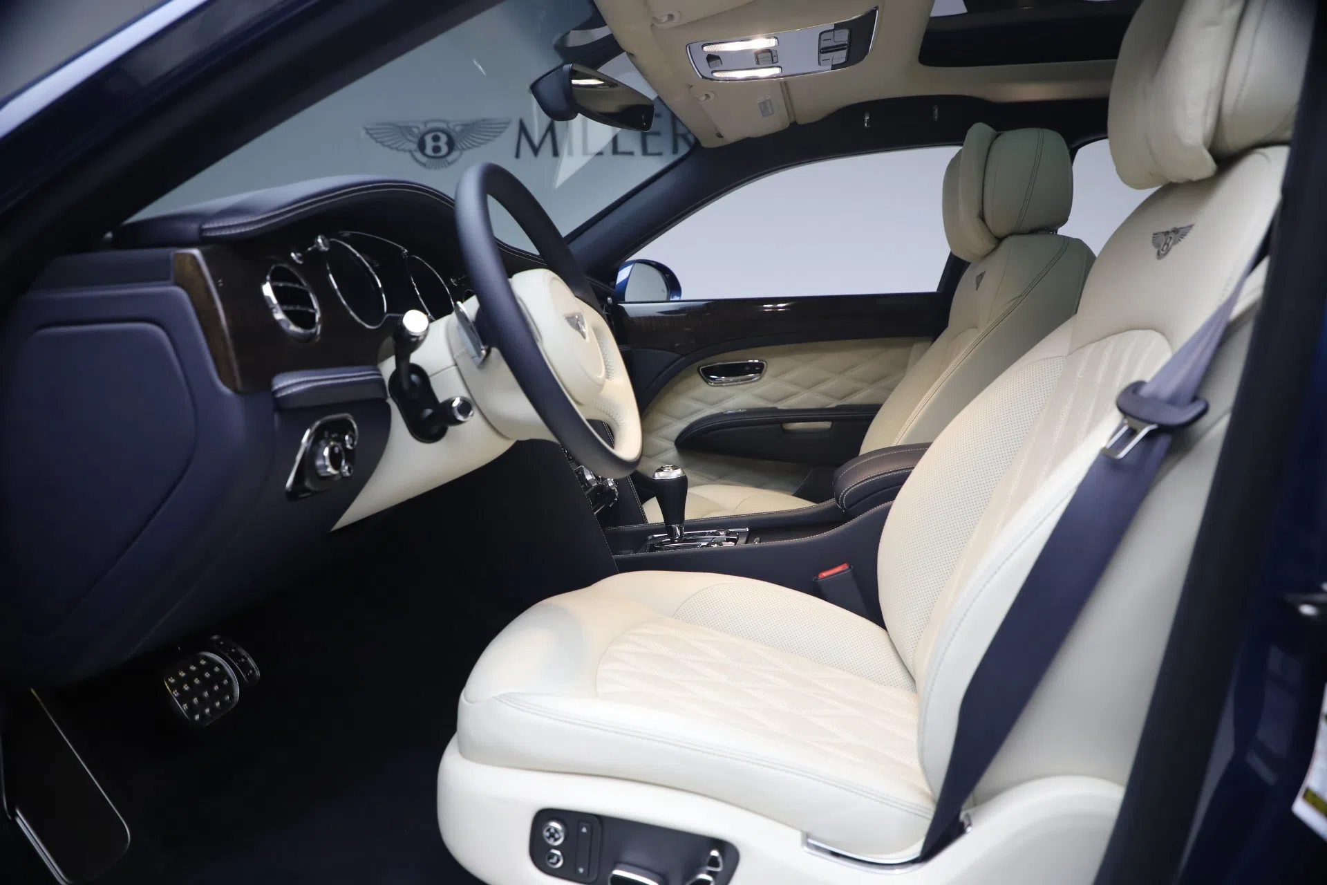 2020 Bentley Mulsanne Speed interior, Linen