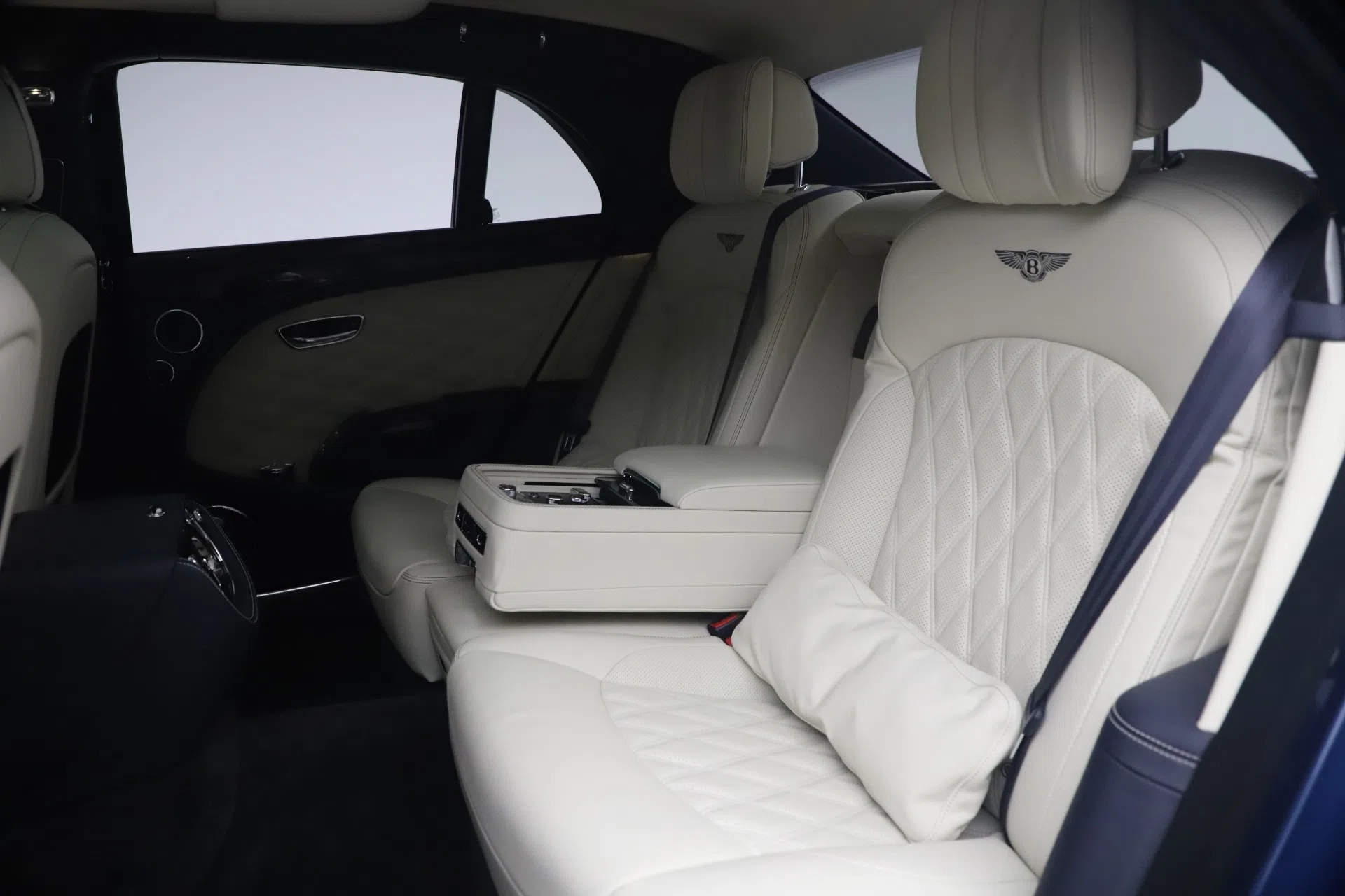 2020 Bentley Mulsanne Speed interior, seats, Linen