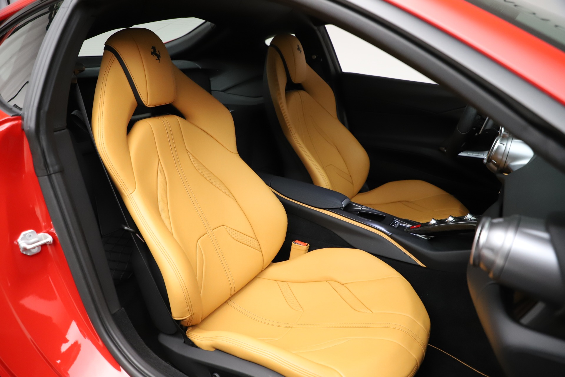 2019 Ferrari 812 Superfast, 17/18