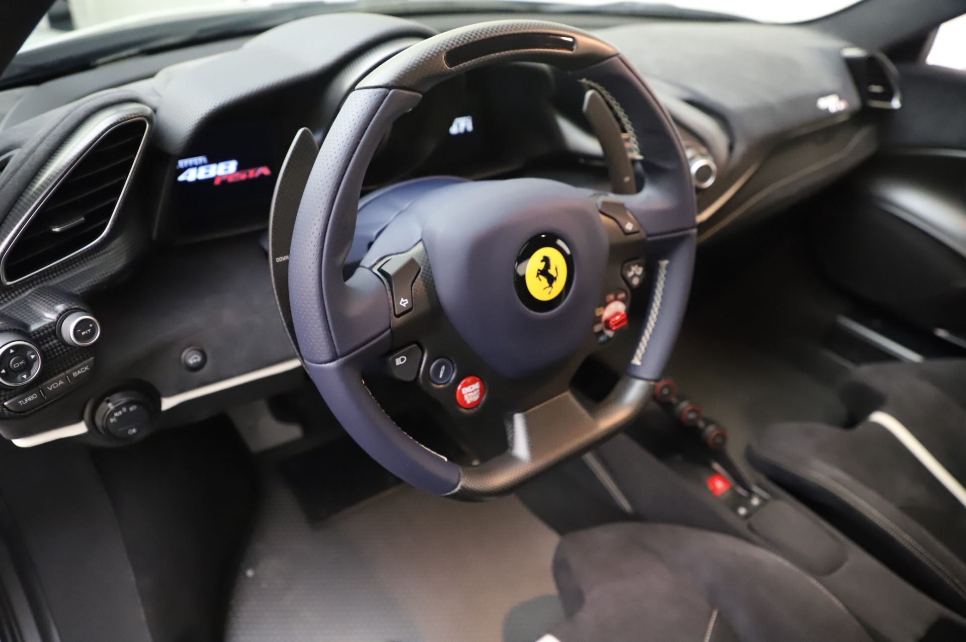 2019 Ferrari 488 Pista, 18/20