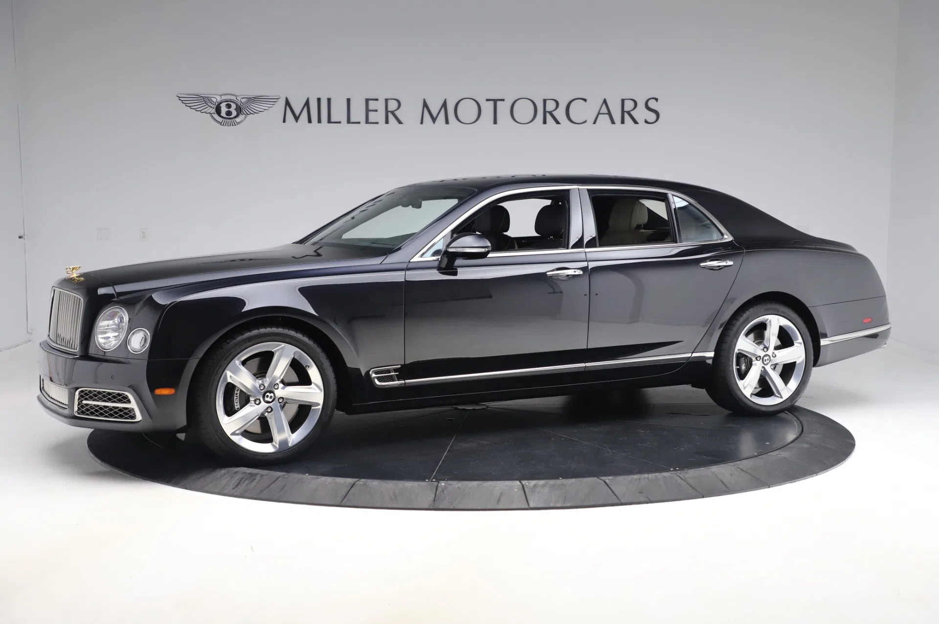 2018 Bentley Mulsanne Speed, side profile, Onyx Black