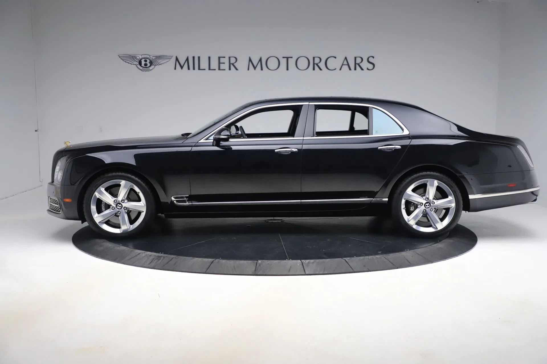 2018 Bentley Mulsanne Speed, side profile, Onyx Black