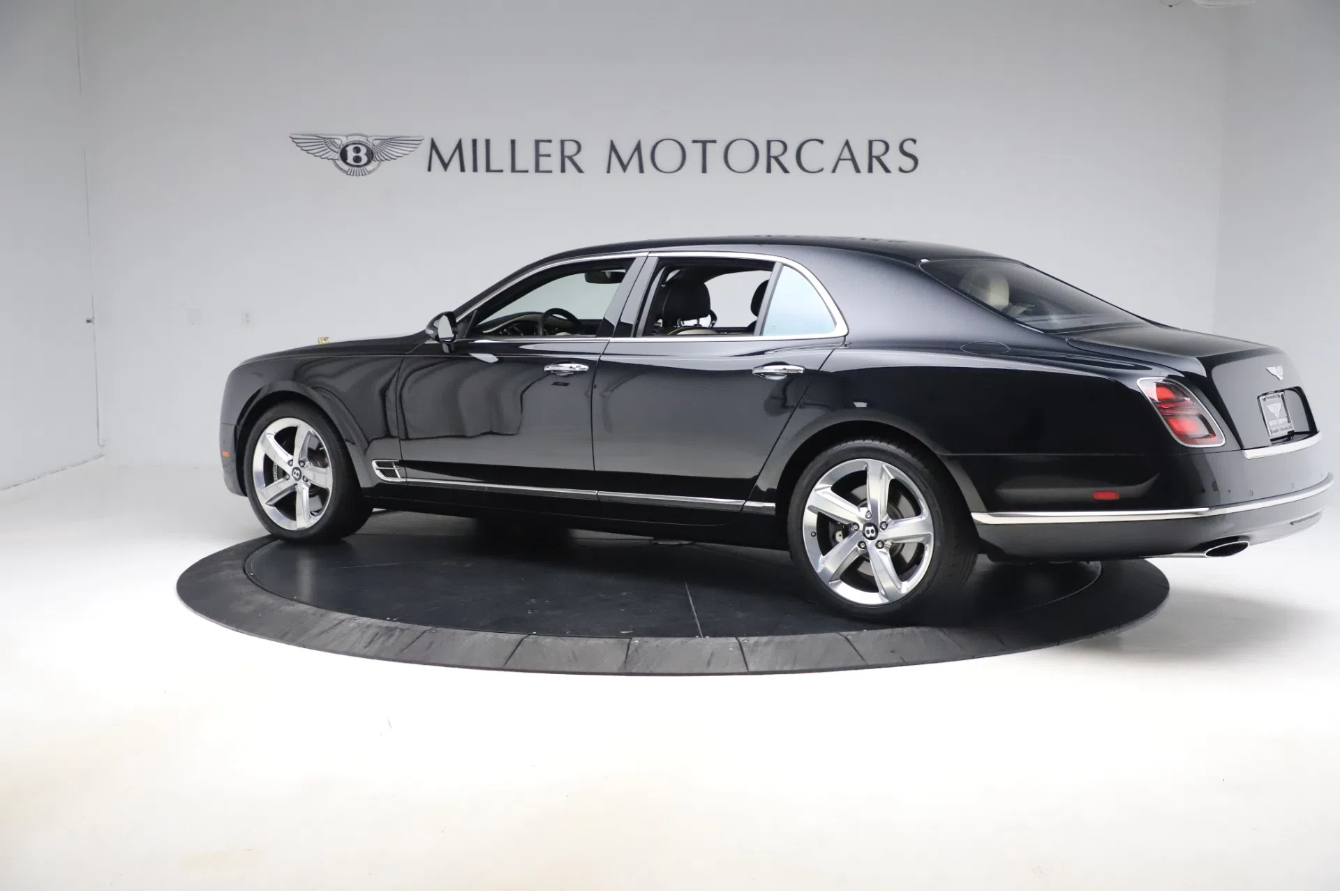 2018 Bentley Mulsanne Speed, side profile, Onyx Black