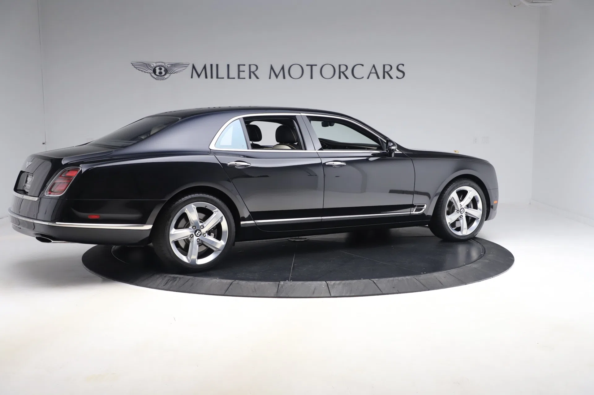 2018 Bentley Mulsanne Speed, side profile, Onyx Black