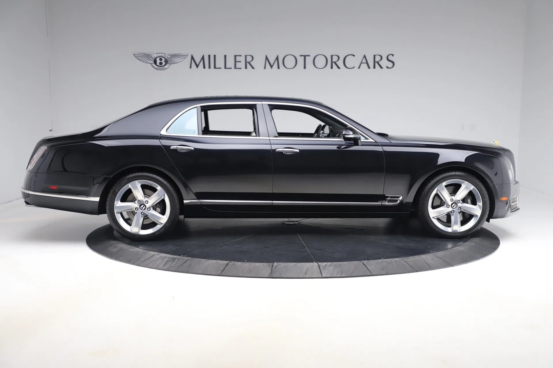 2018 Bentley Mulsanne Speed, side profile, Onyx Black
