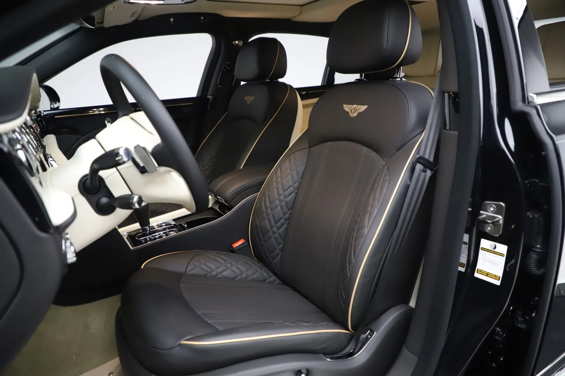 2018 Bentley Mulsanne Speed interior, seats, Linen