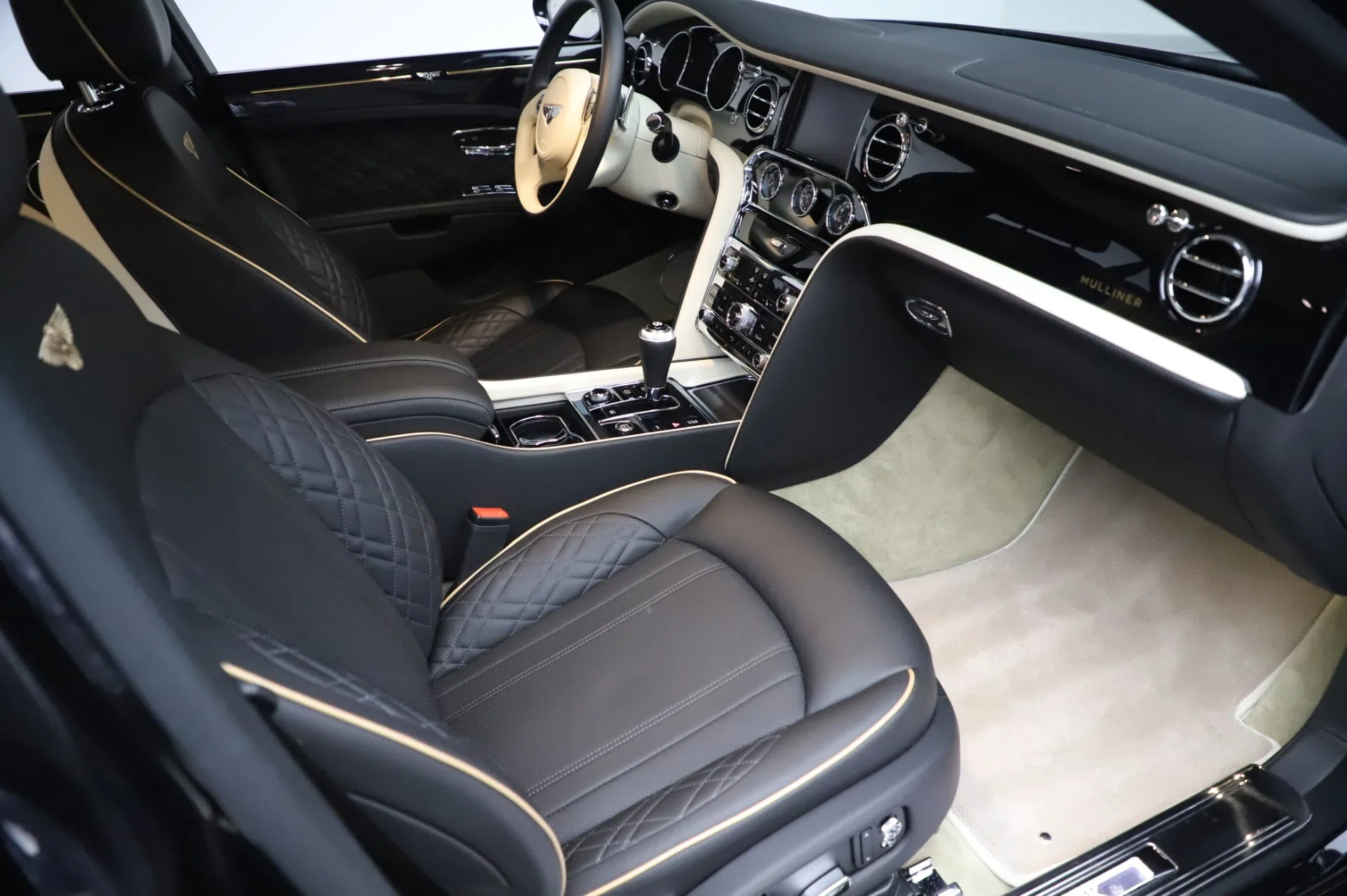 2018 Bentley Mulsanne Speed interior, seats, Linen