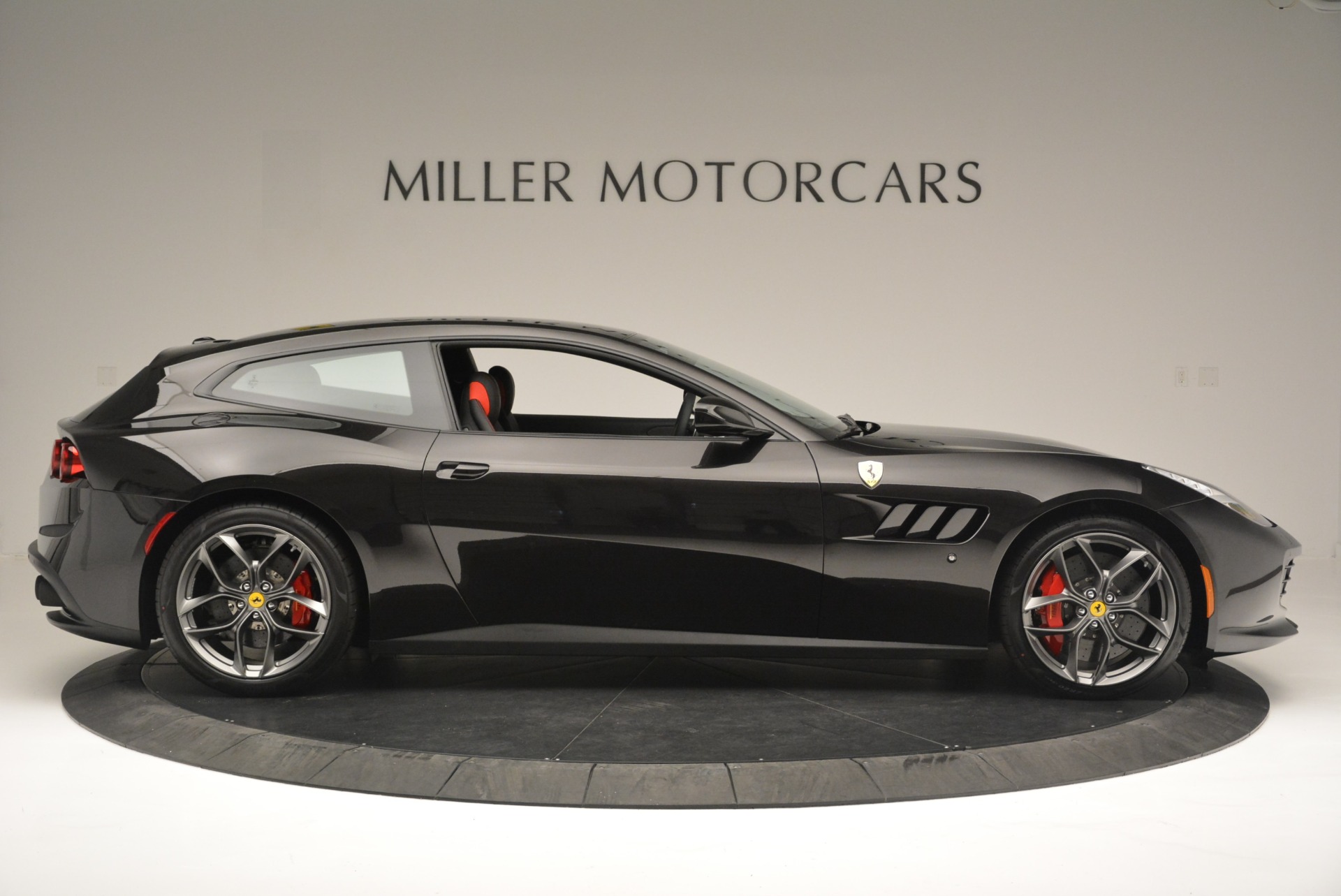 2018 Ferrari GTC4Lusso T, 8/20