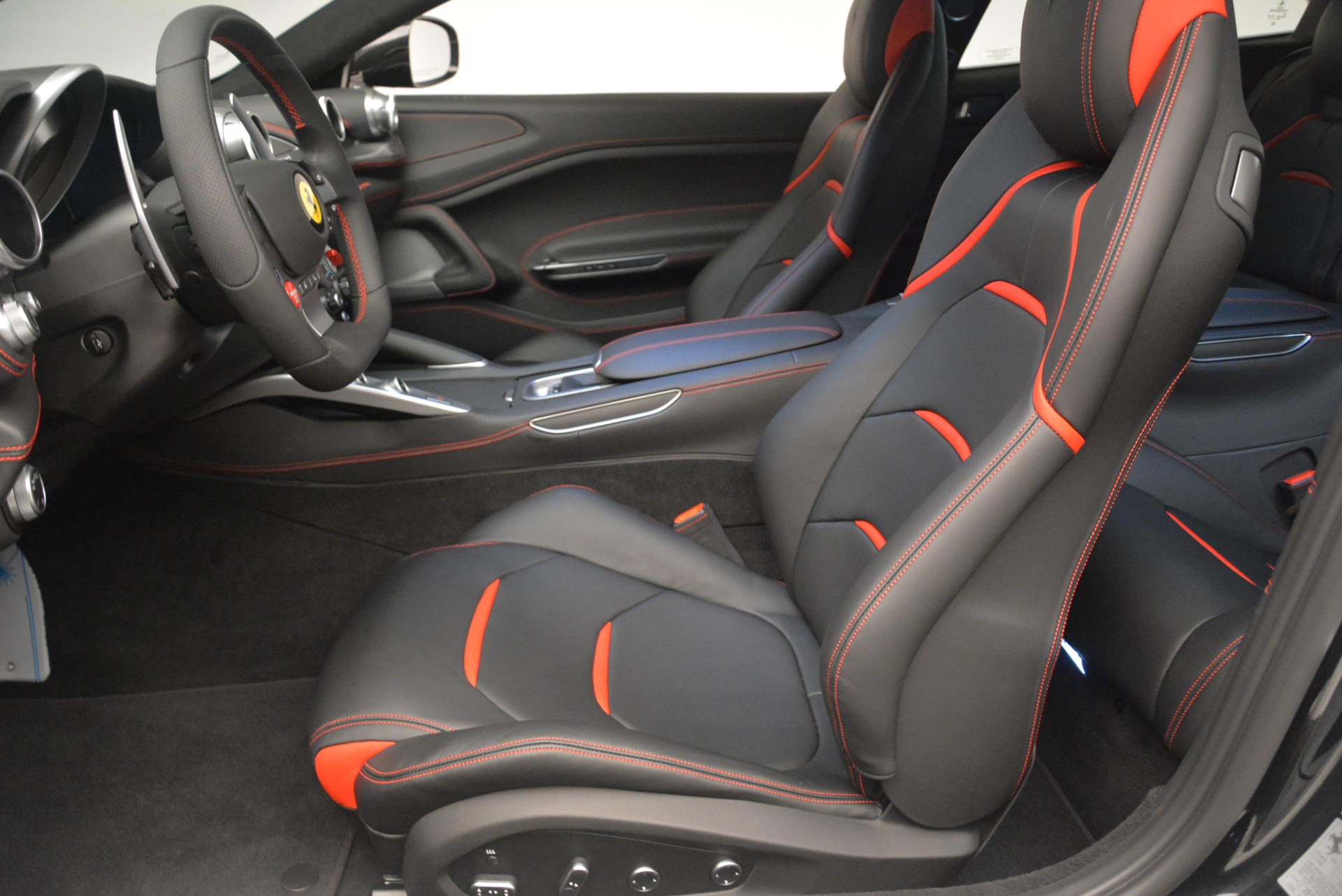 2018 Ferrari GTC4Lusso T, 13/20