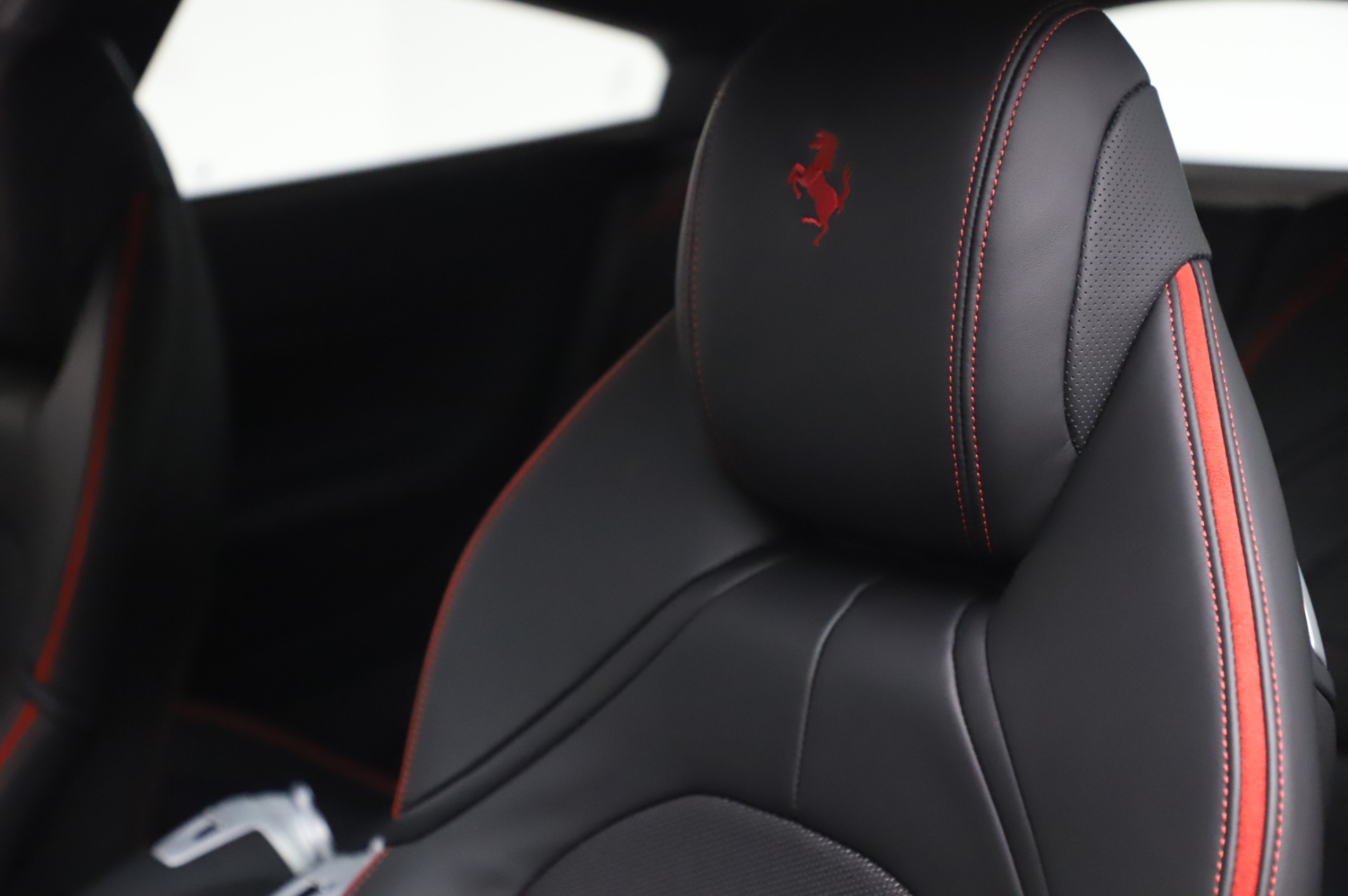 2018 Ferrari GTC4Lusso 70th Anniversary Tailor Made, 15/20