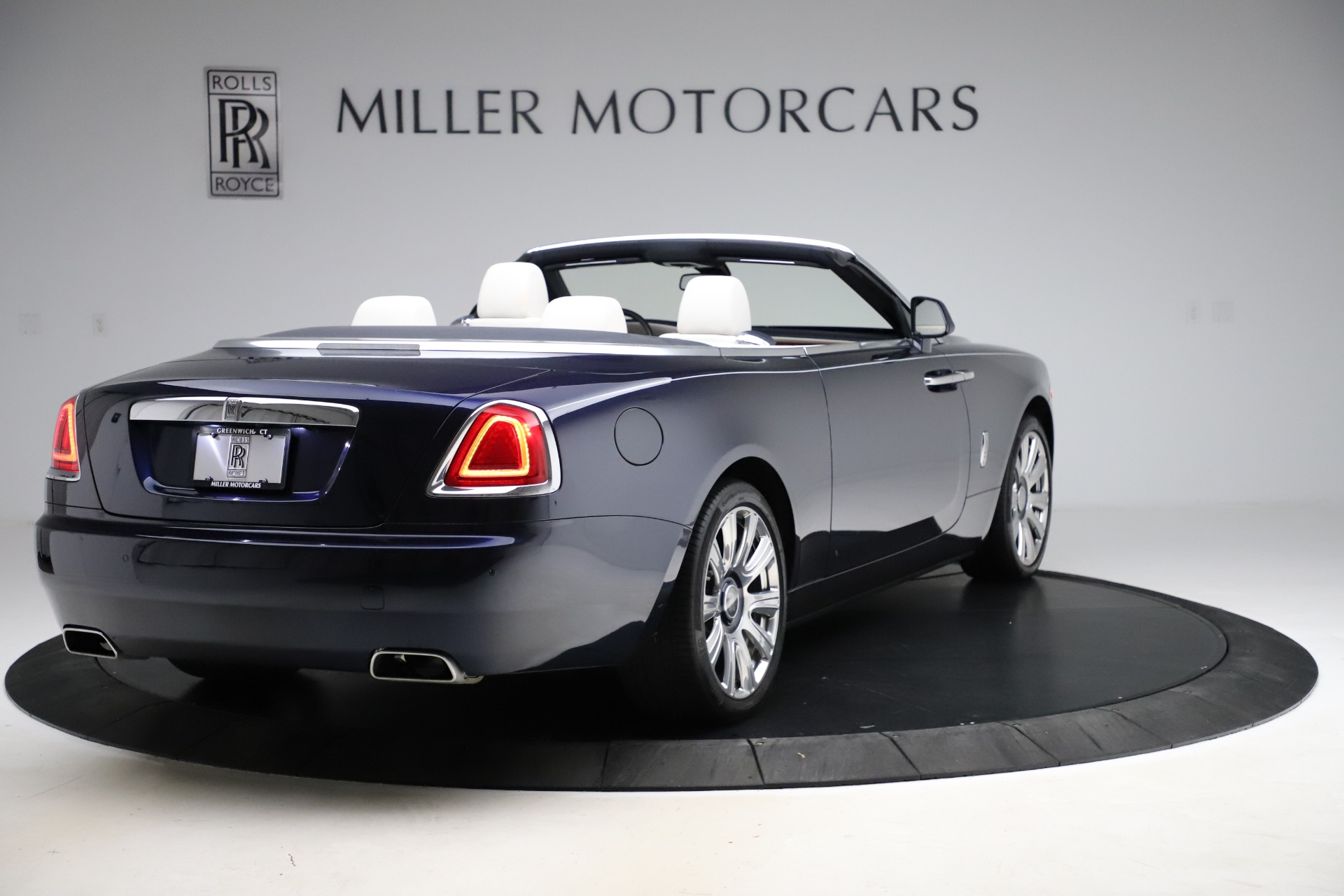 2016 Rolls-Royce Dawn, 2/18