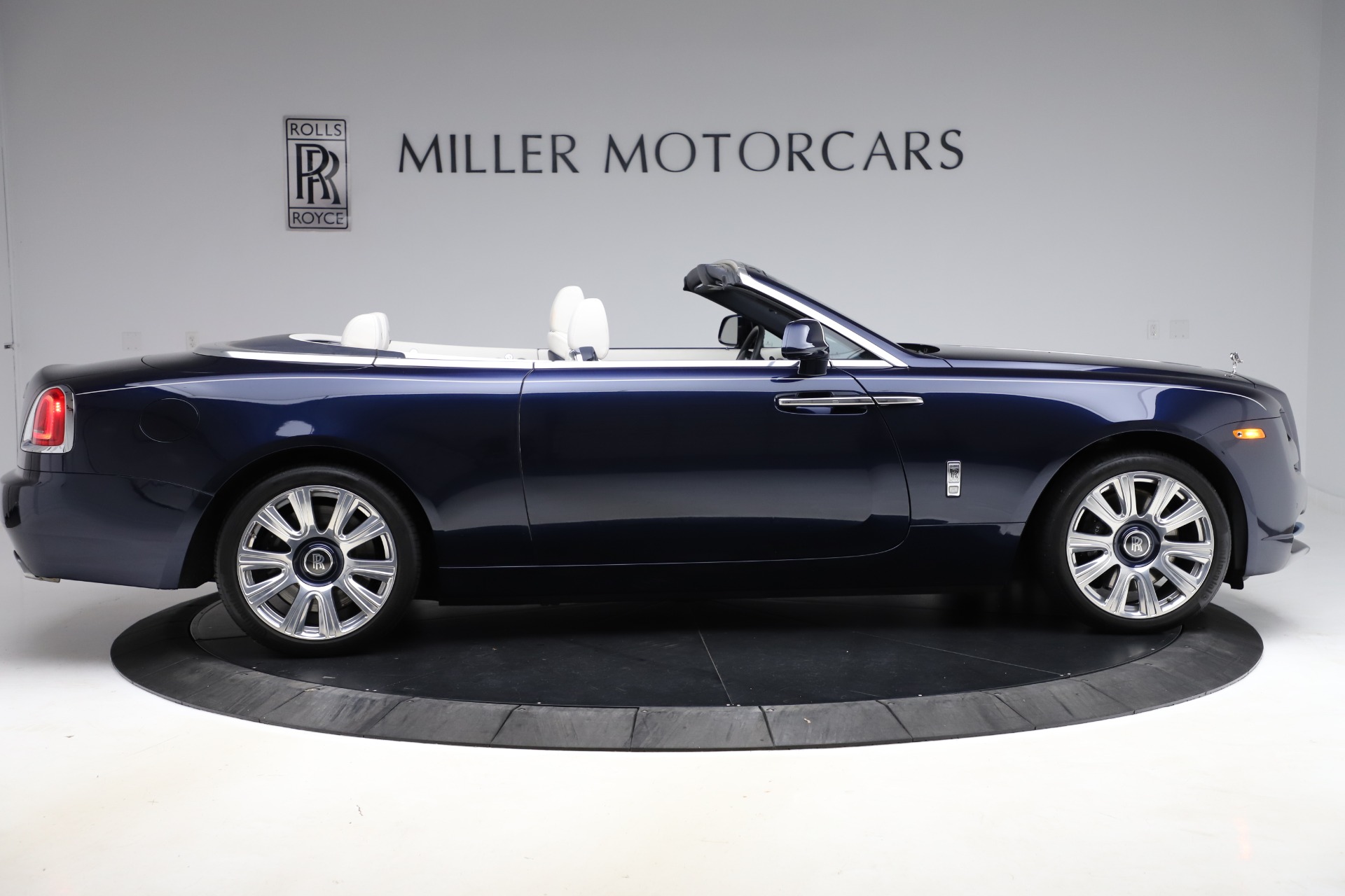 2016 Rolls-Royce Dawn, 3/18