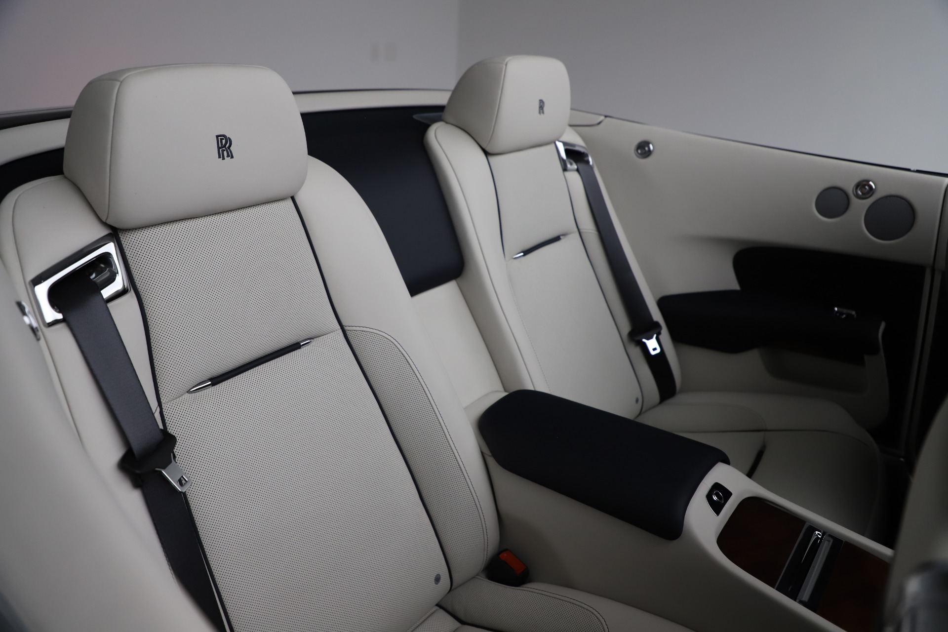 2016 Rolls-Royce Dawn, 13/18