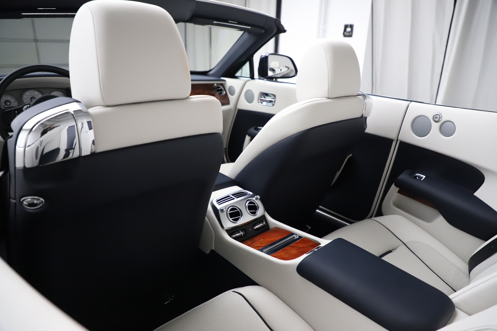 2016 Rolls-Royce Dawn, 14/18
