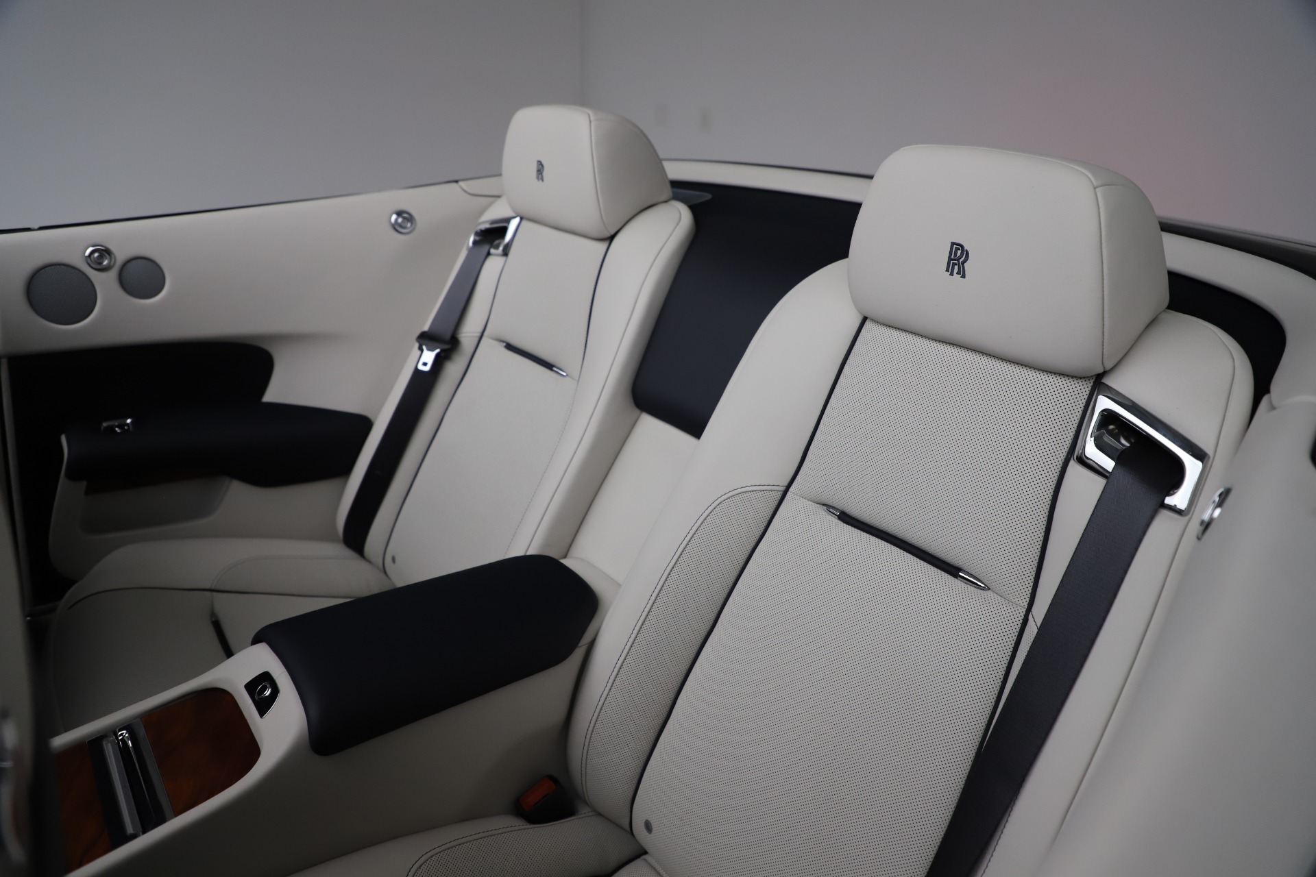 2016 Rolls-Royce Dawn, 15/18
