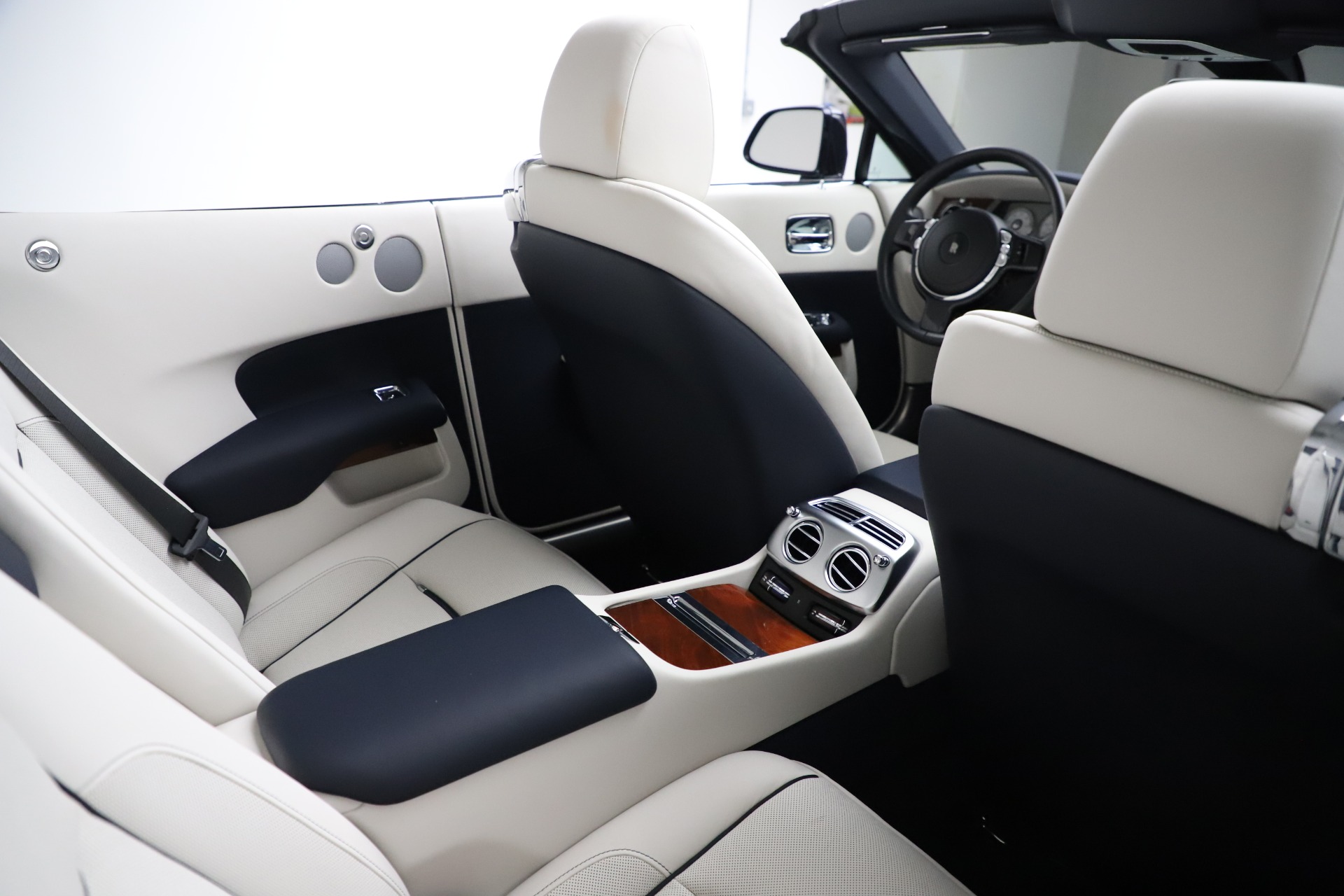 2016 Rolls-Royce Dawn, 16/18