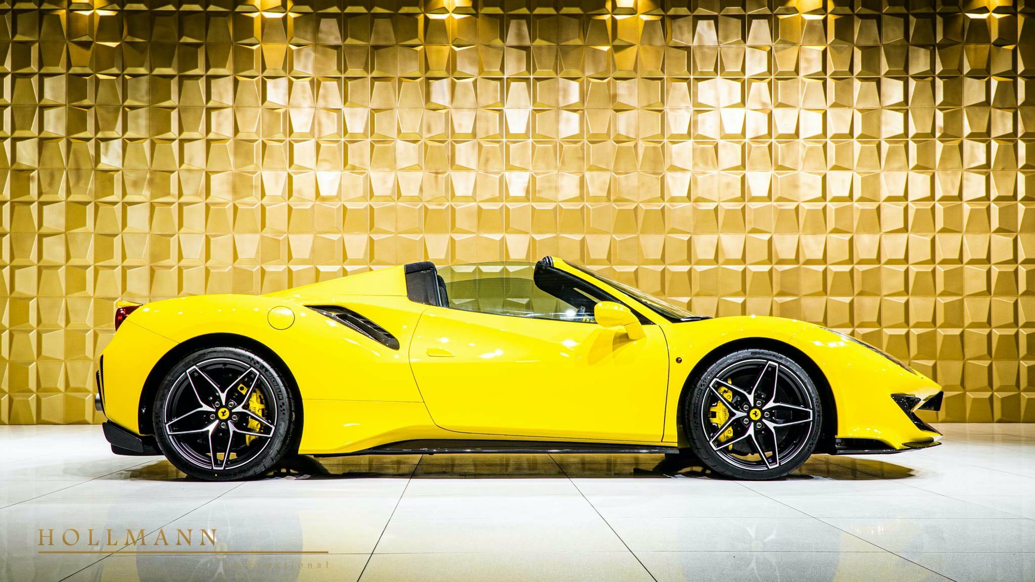 2020 Ferrari 488 Pista Spider, 2/20