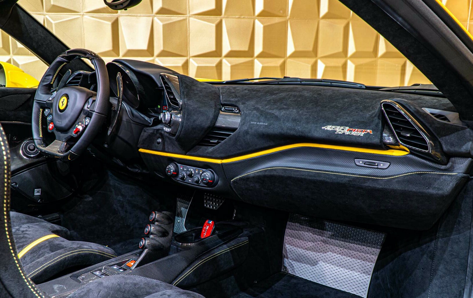 2020 Ferrari 488 Pista Spider, 16/20