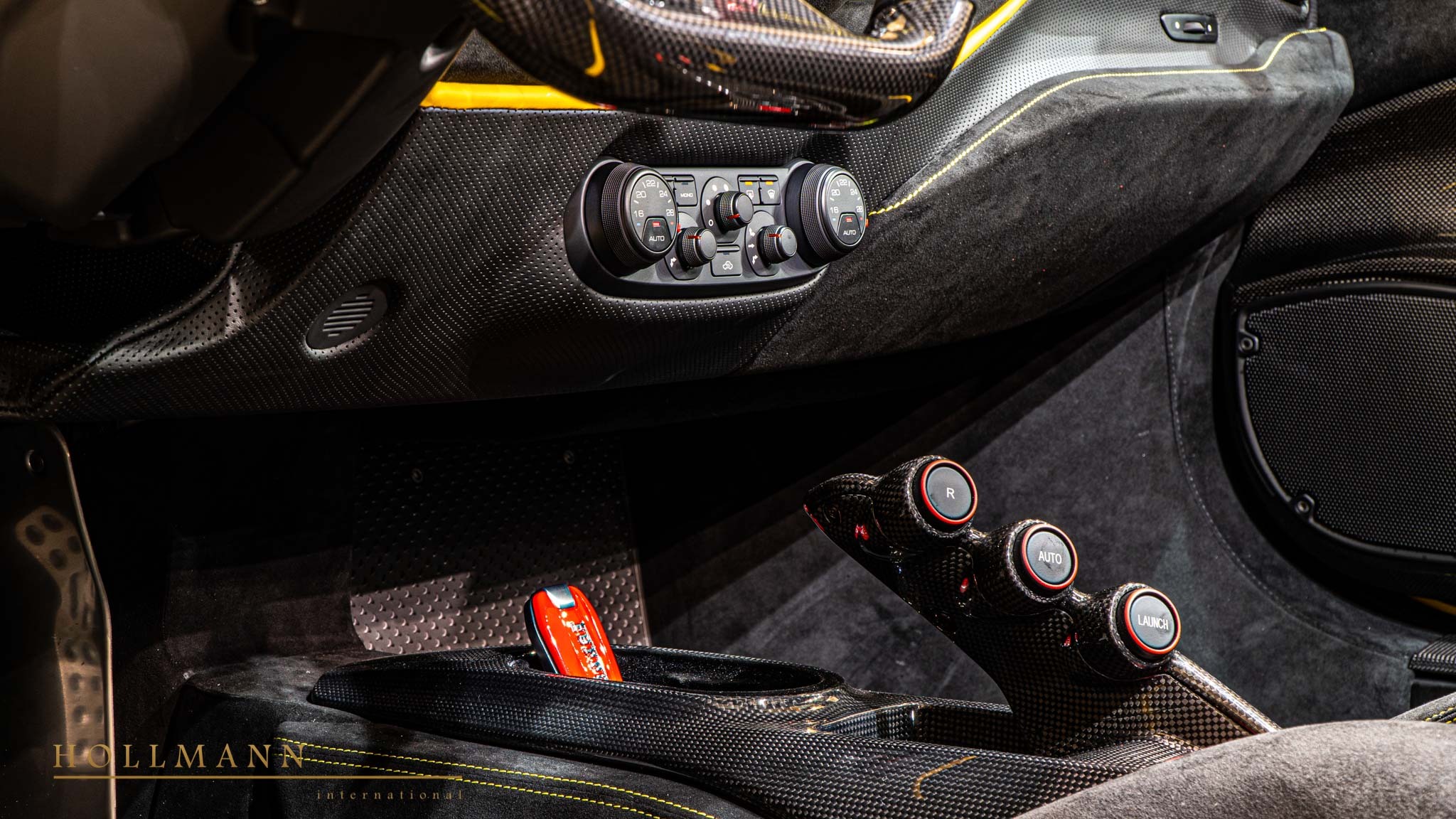2020 Ferrari 488 Pista Spider, 18/20