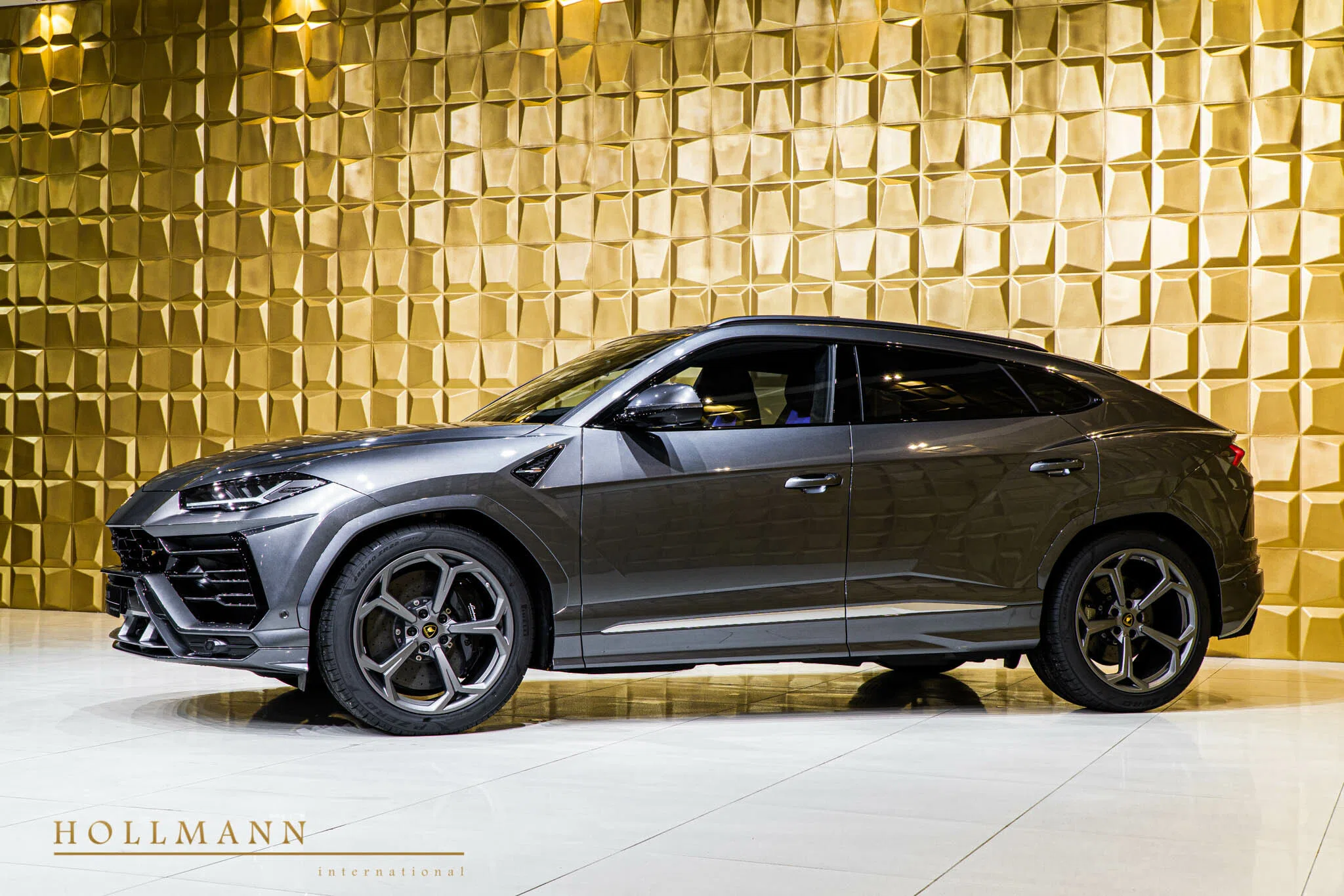 2020 Lamborghini Urus for sale, exterior, Grigio Keres