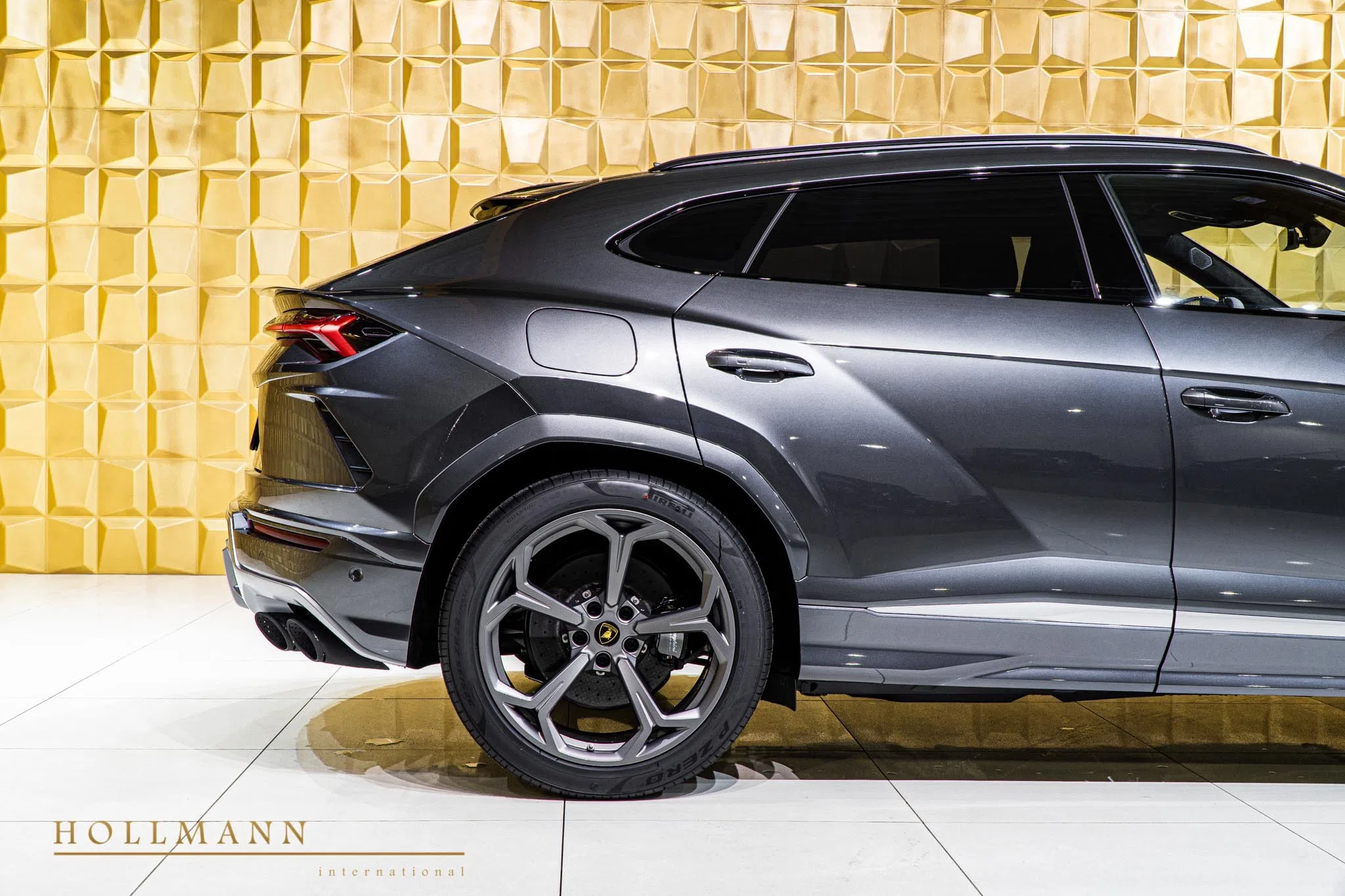 2020 Lamborghini Urus for sale, exterior, Grigio Keres