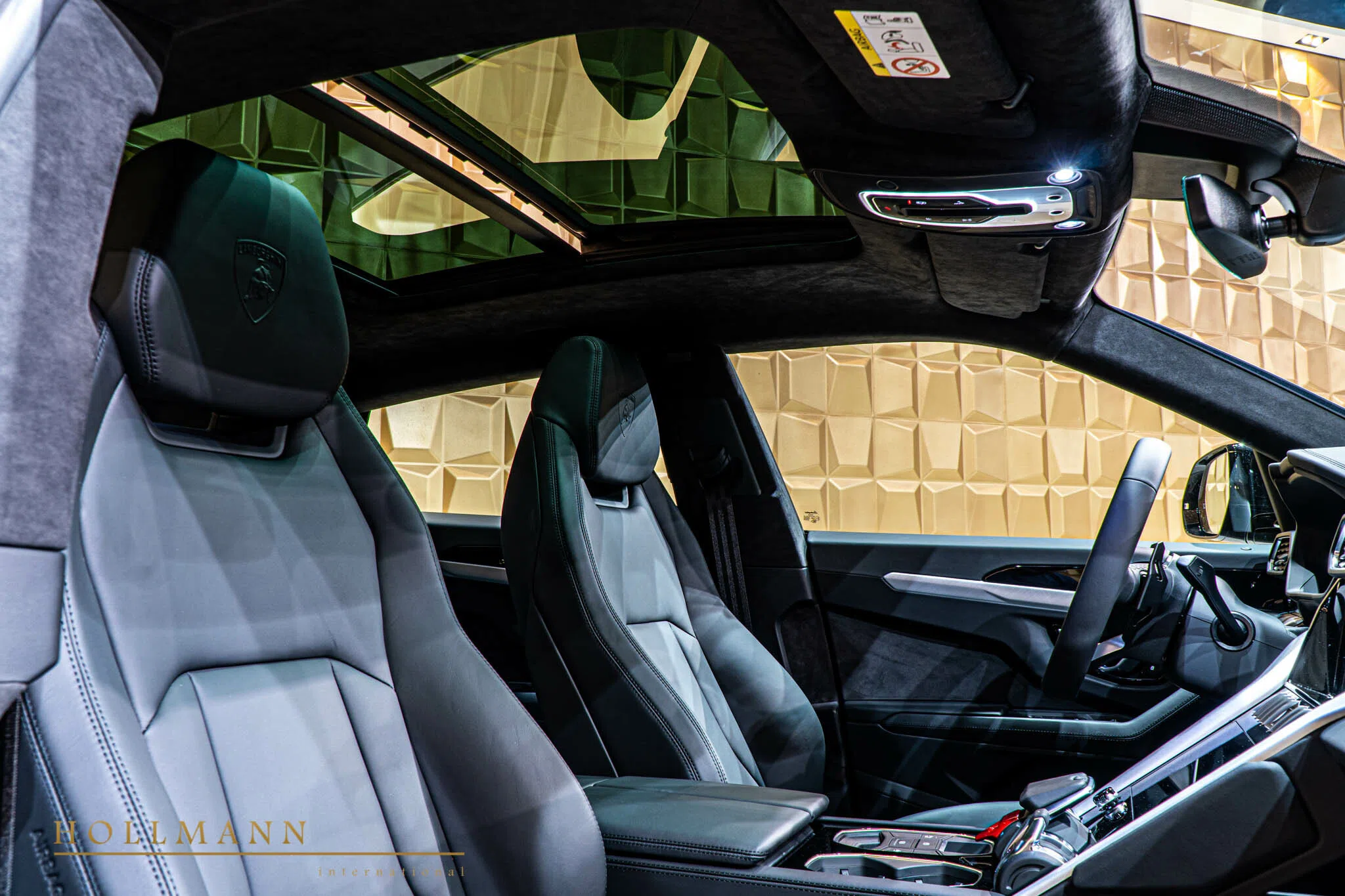 2020 Lamborghini Urus interior, seats, Leather Nero (Black)