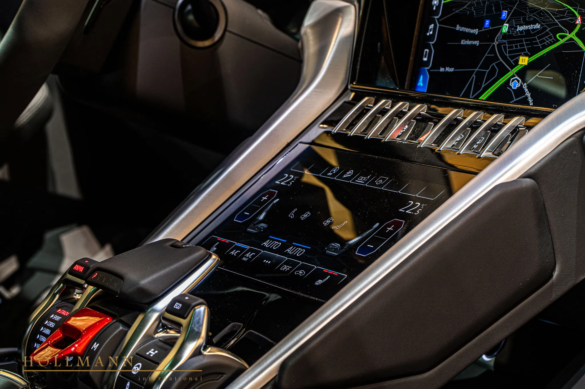 2020 Lamborghini Urus interior, center console, Leather Nero (Black)