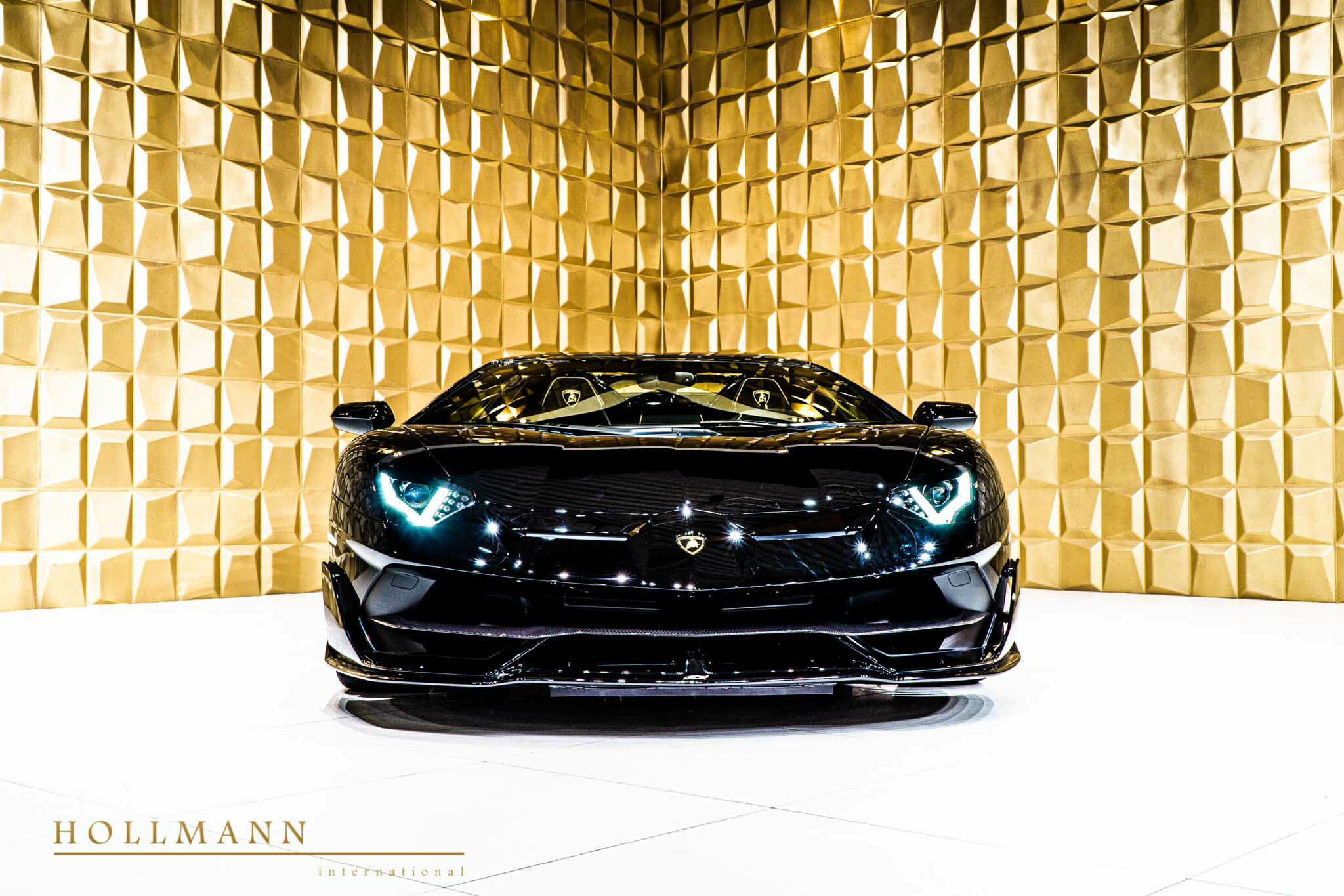 2020 Lamborghini Aventador SVJ Roadster, 2/17