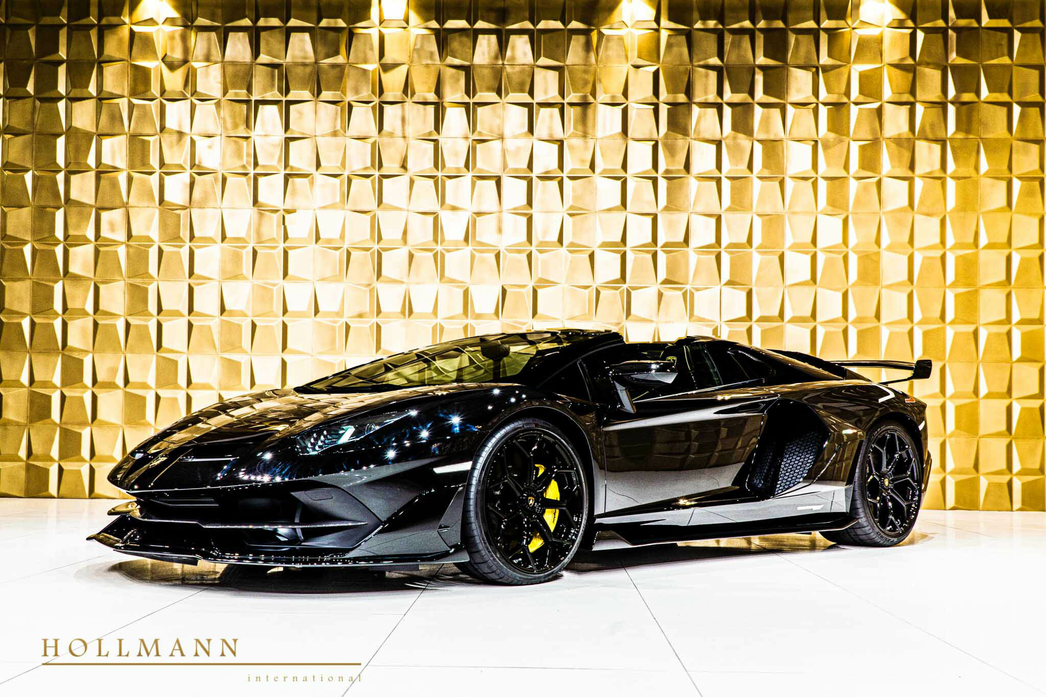 2020 Lamborghini Aventador SVJ Roadster, 3/17