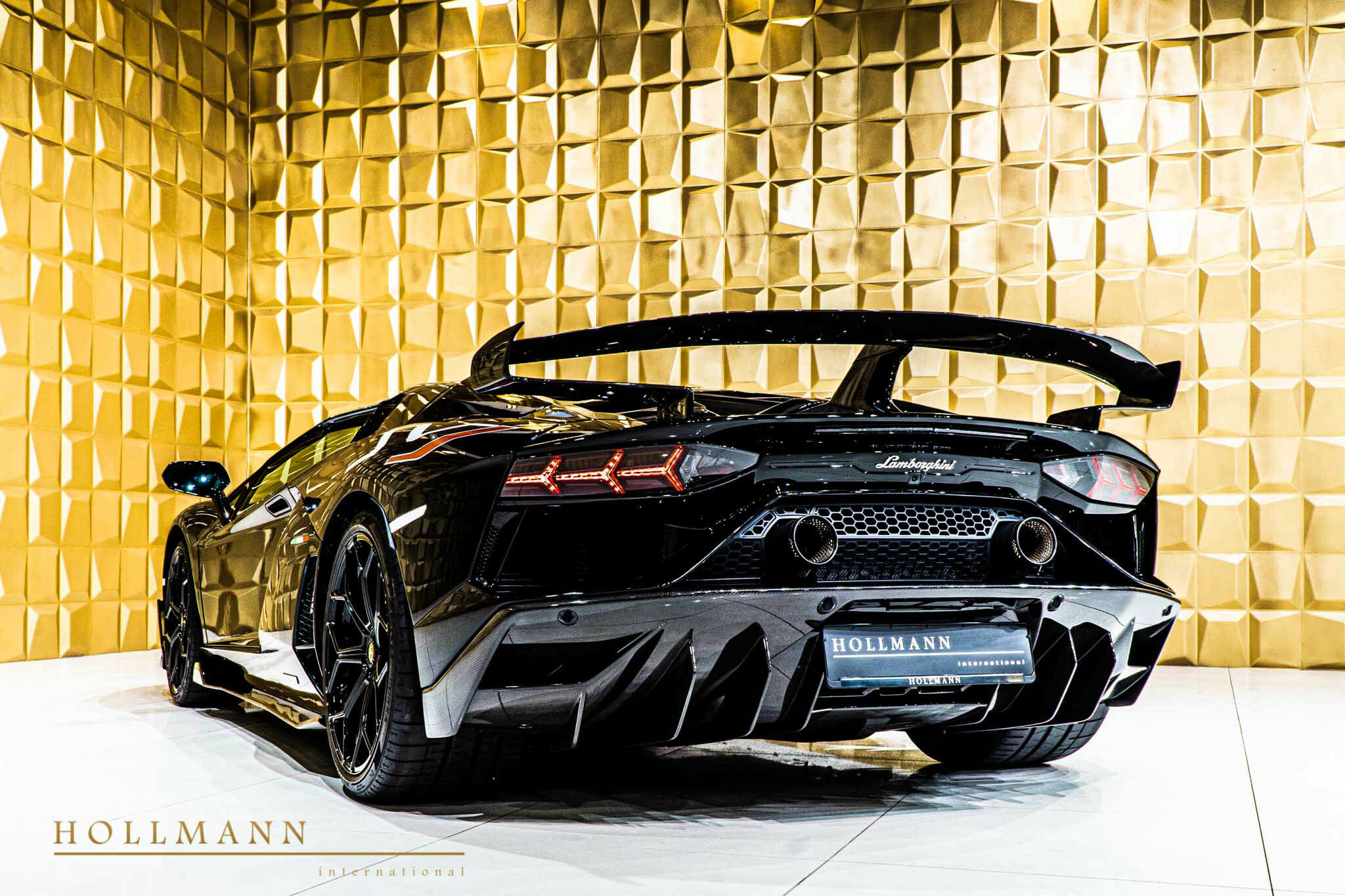 2020 Lamborghini Aventador SVJ Roadster, 4/17