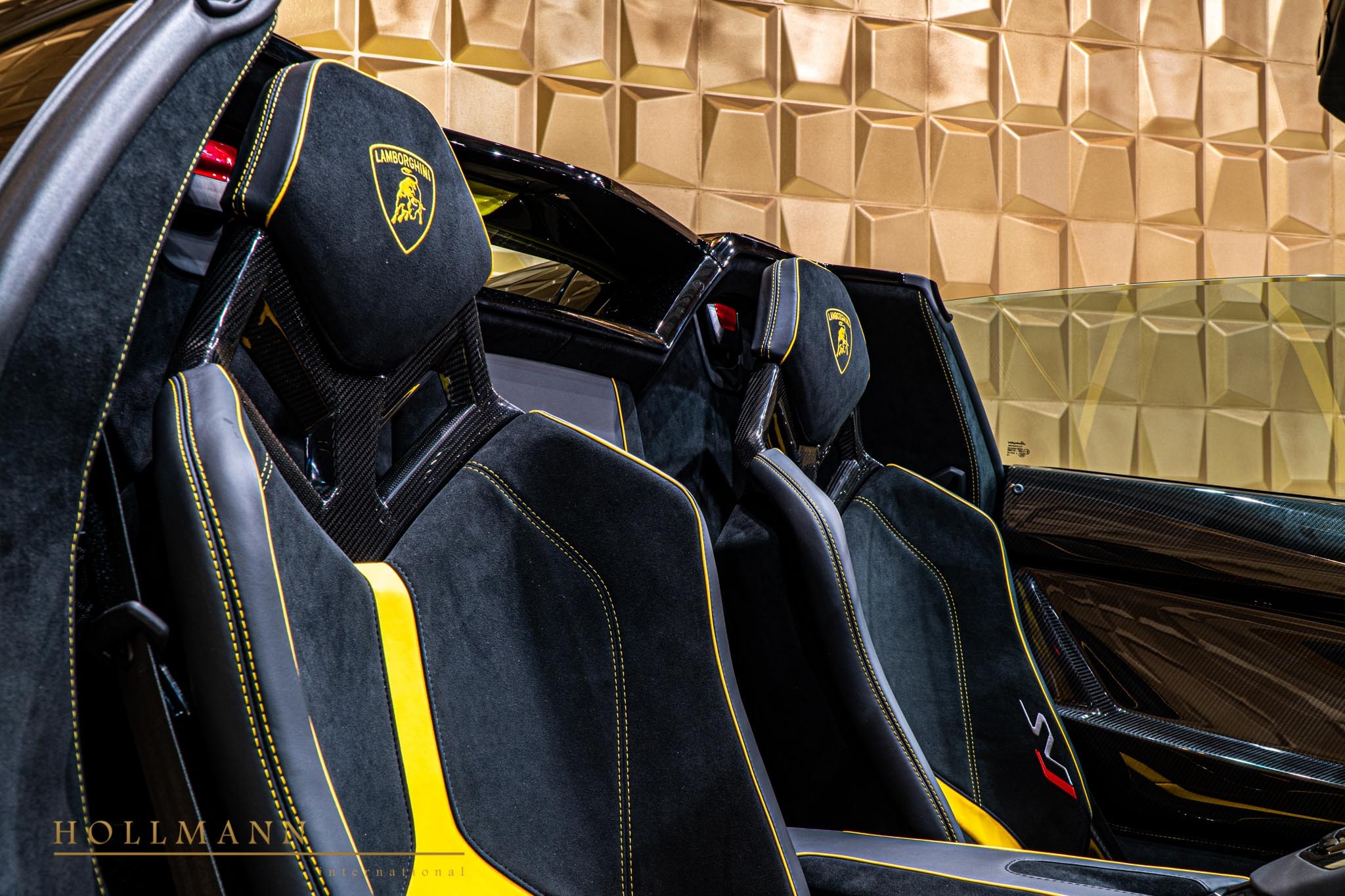 2020 Lamborghini Aventador SVJ Roadster, 6/17