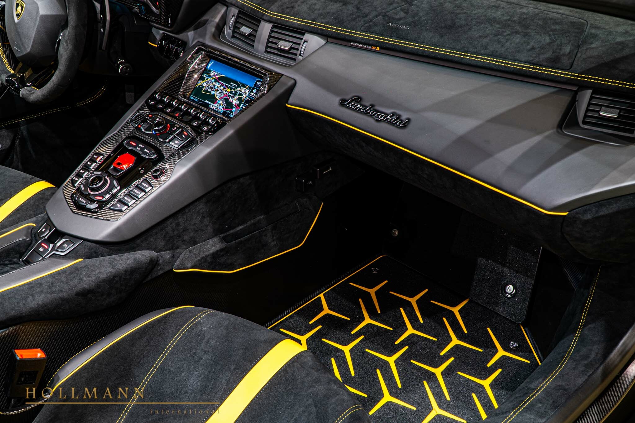 2020 Lamborghini Aventador SVJ Roadster, 13/17