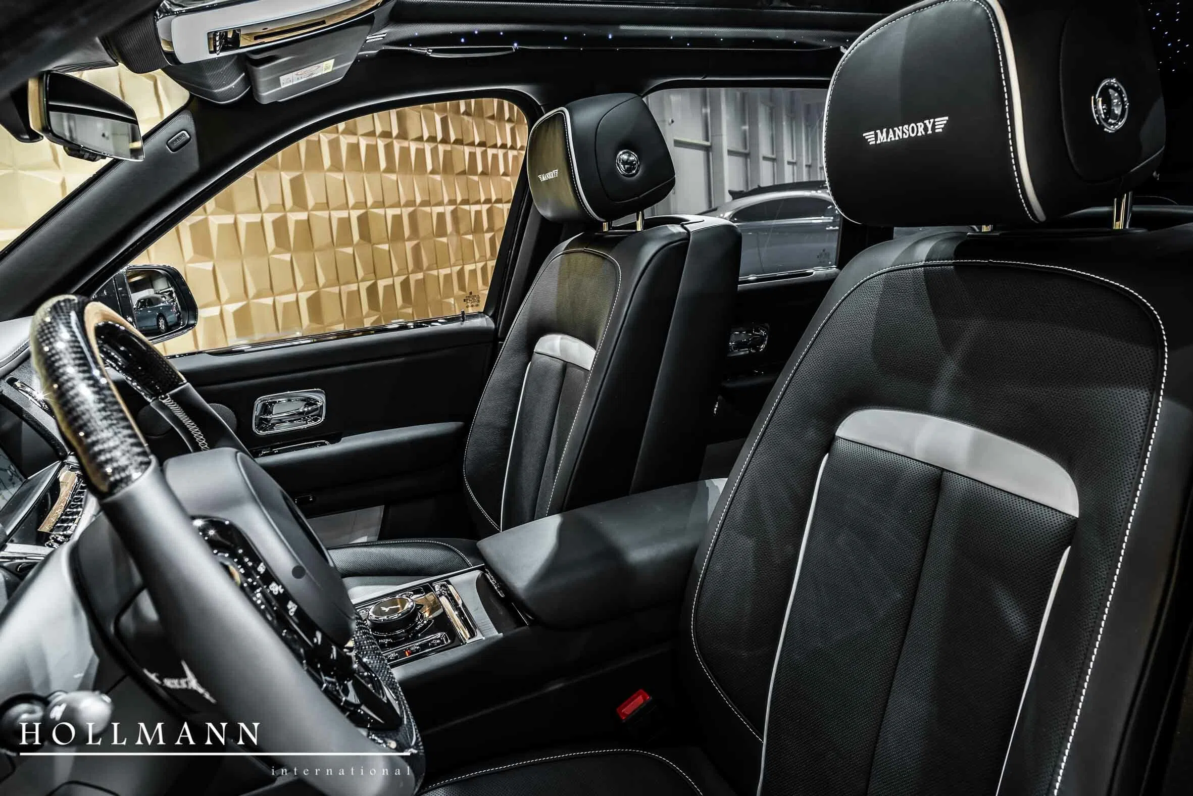 2020 Mansory Cullinan interior, seats, Black / Grace White
