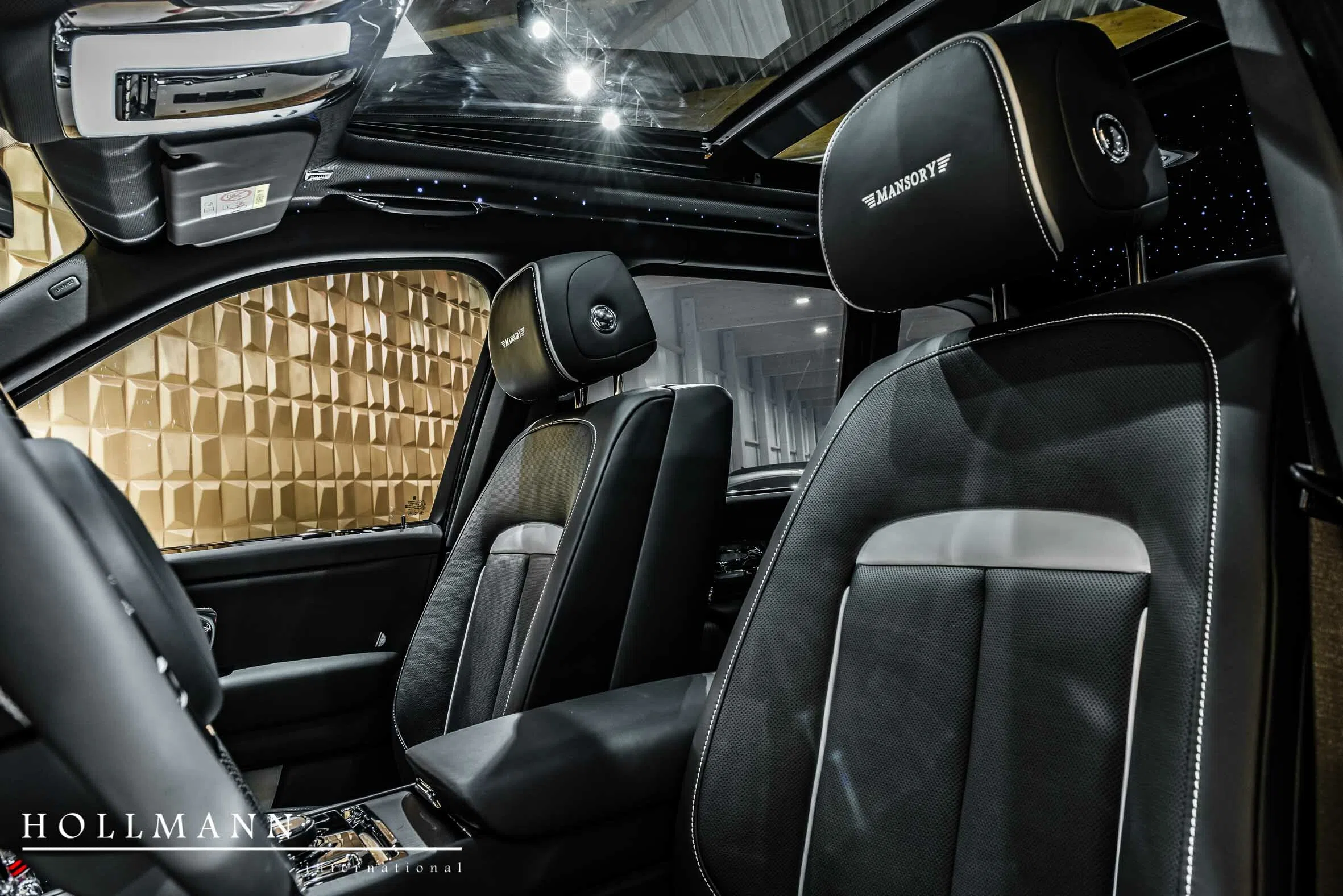 2020 Mansory Cullinan interior, seats, Black / Grace White